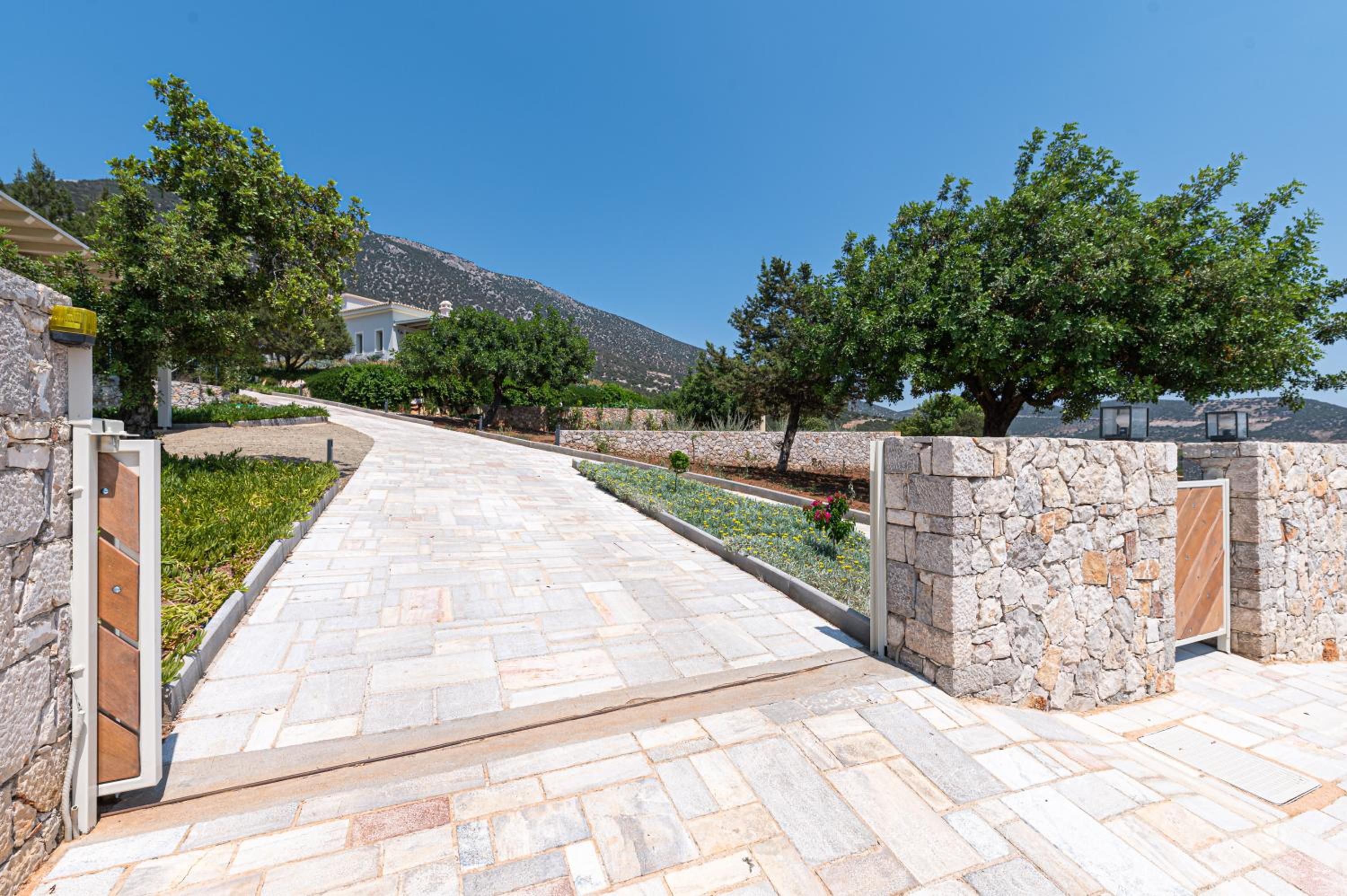 Salanti Hillcrest