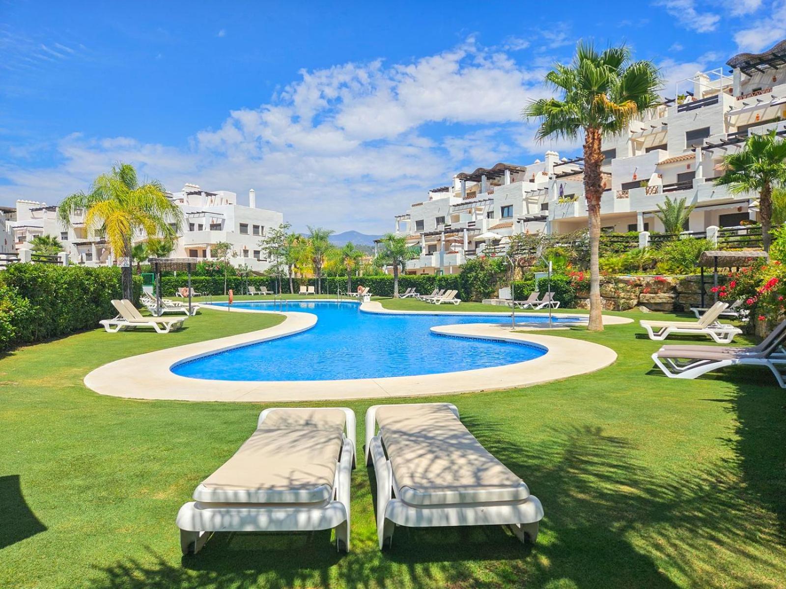 Apartament w Esteponie z niesamowitymi widokami na Gibraltar i górę La Concha