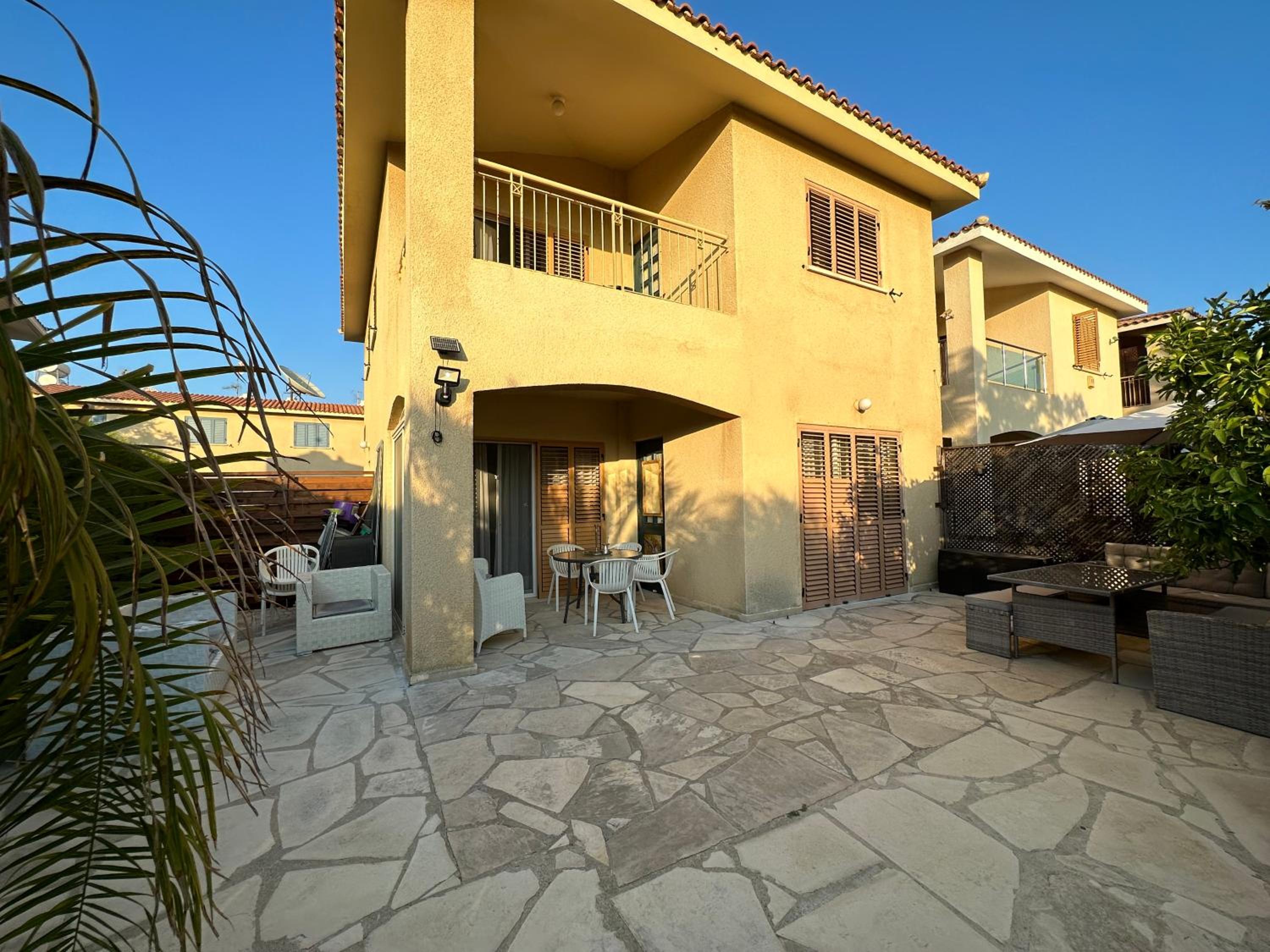 New cozy Villa near the beaches in the Magnificent Gardens of Regina with swimming pools!