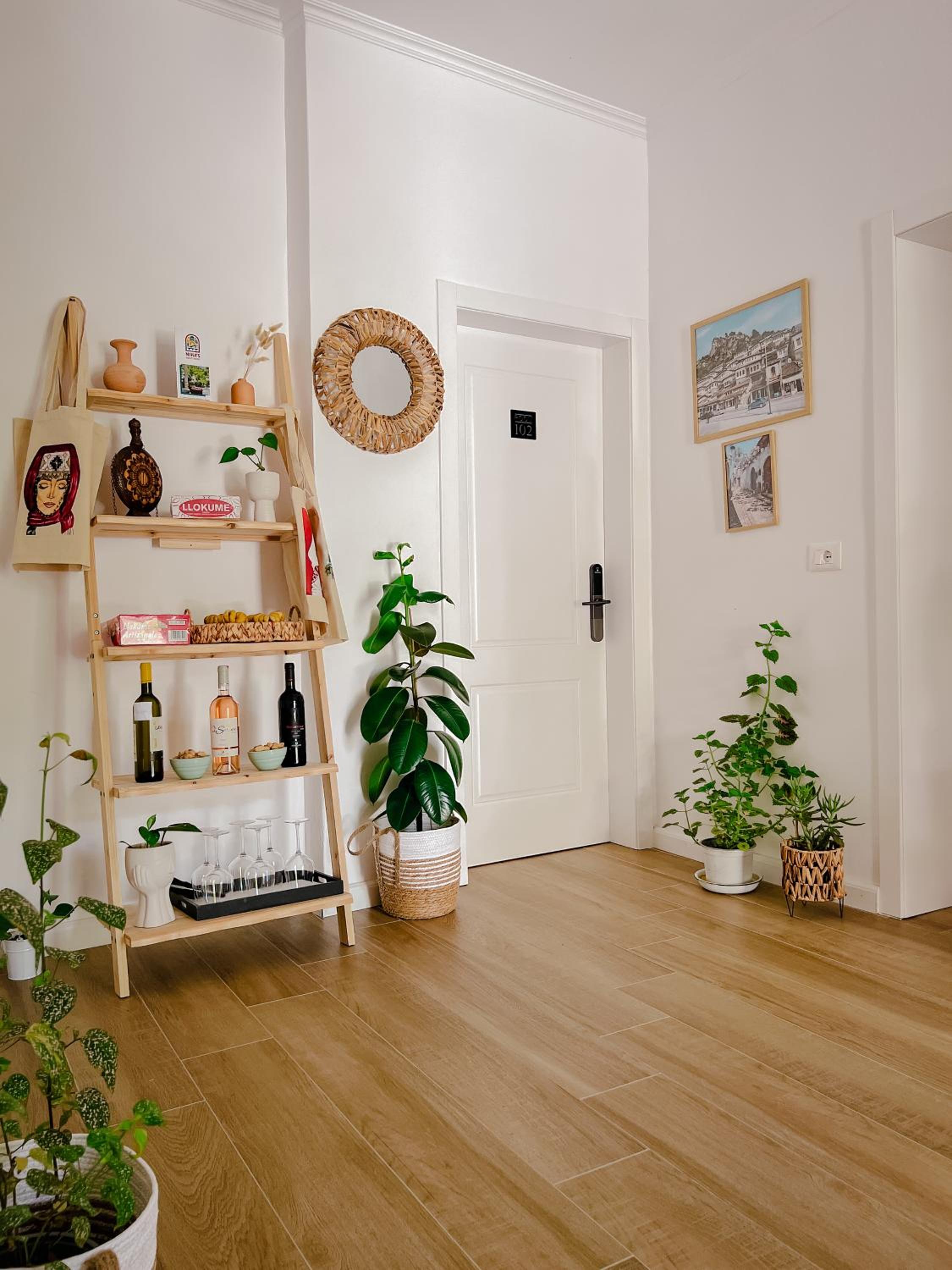 Nika's Guest House