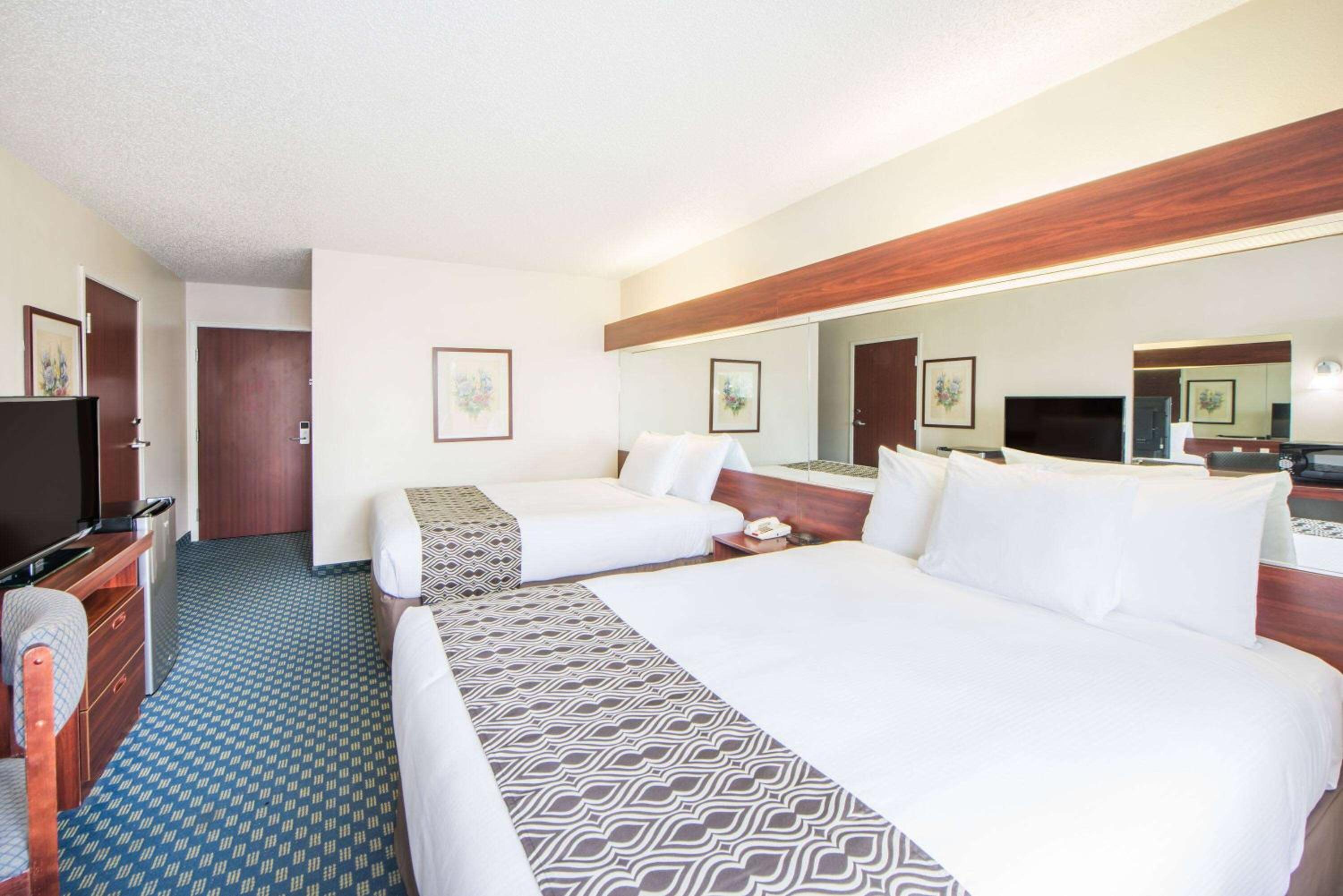 Microtel Inn & Suites by Wyndham Tulsa - Catoosa Route 66