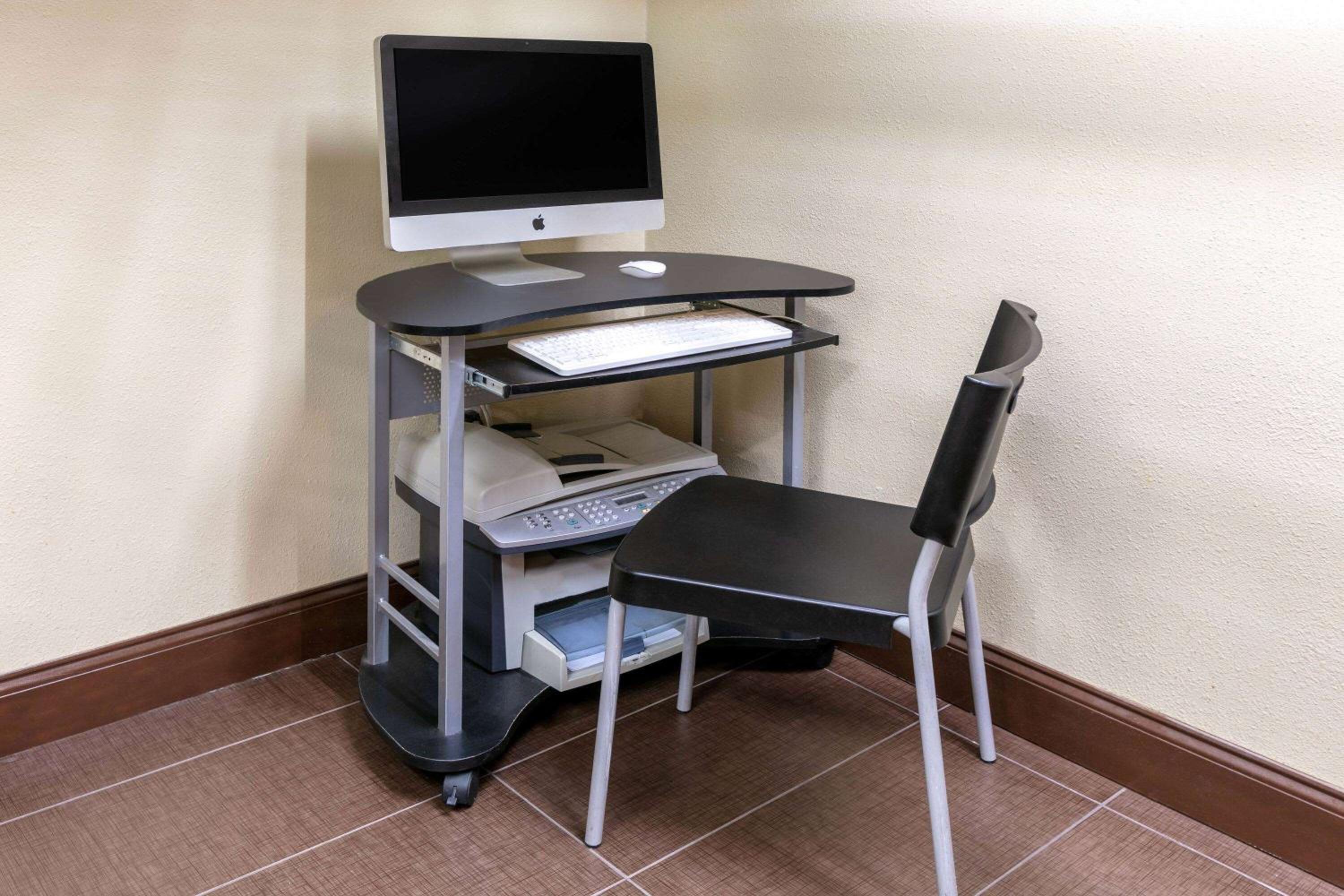 Travelodge by Wyndham Arlington/Dallas Area