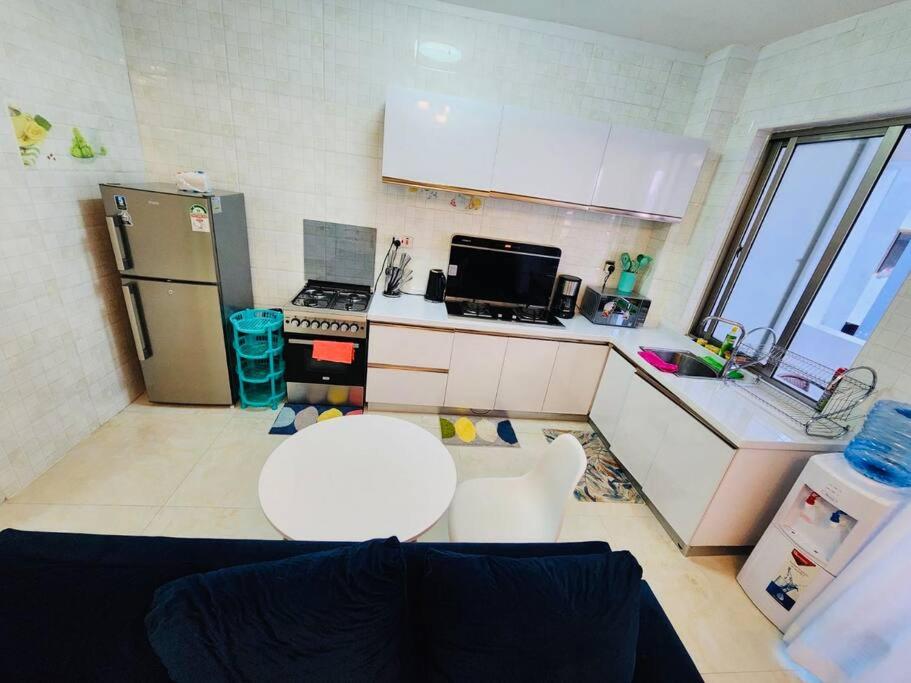 Rorot Elegant 1 bedroom apartment in Kileleshwa! view 2