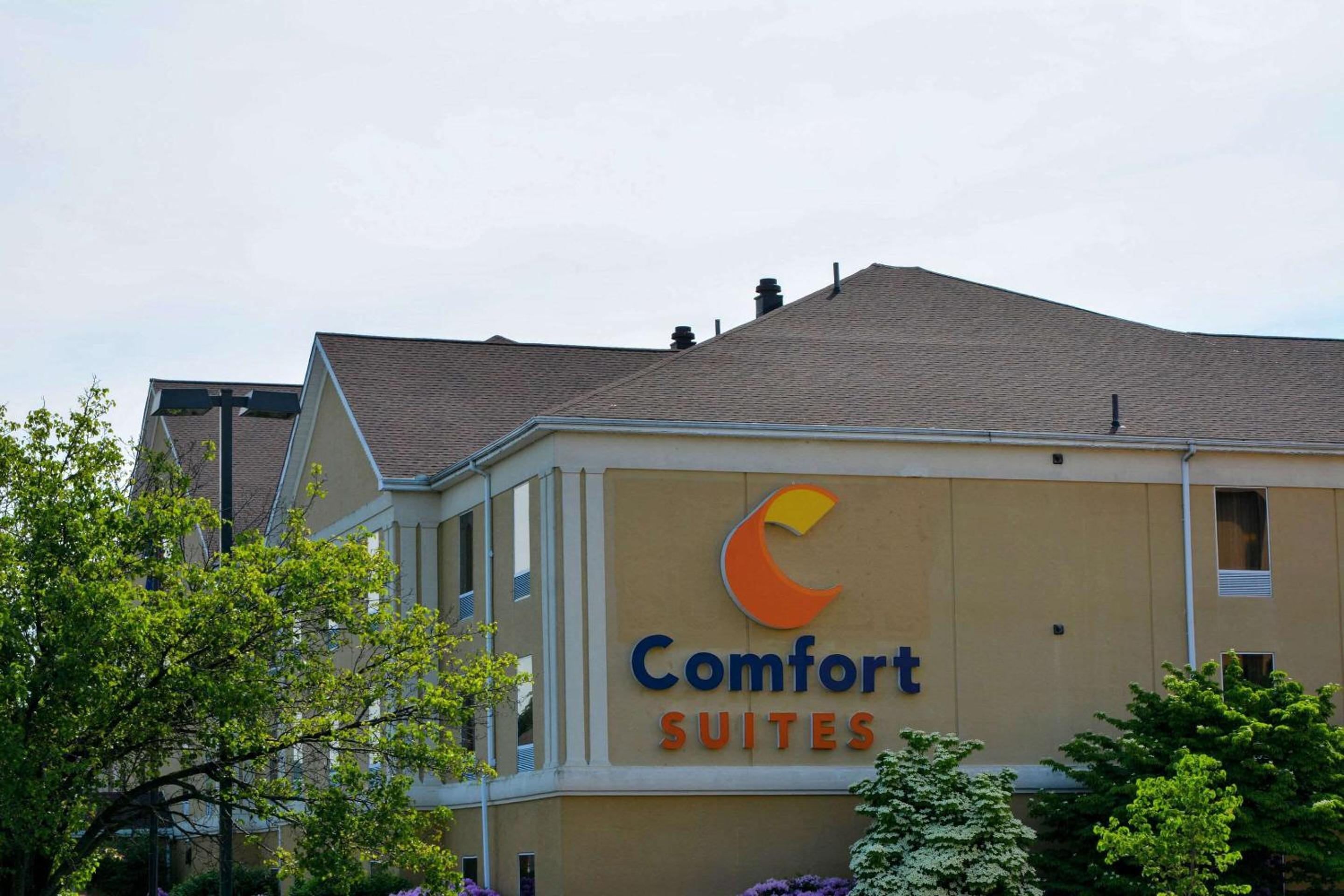 Scranton Vacations - Comfort Suites Scranton near Montage Mountain - Property Image 1