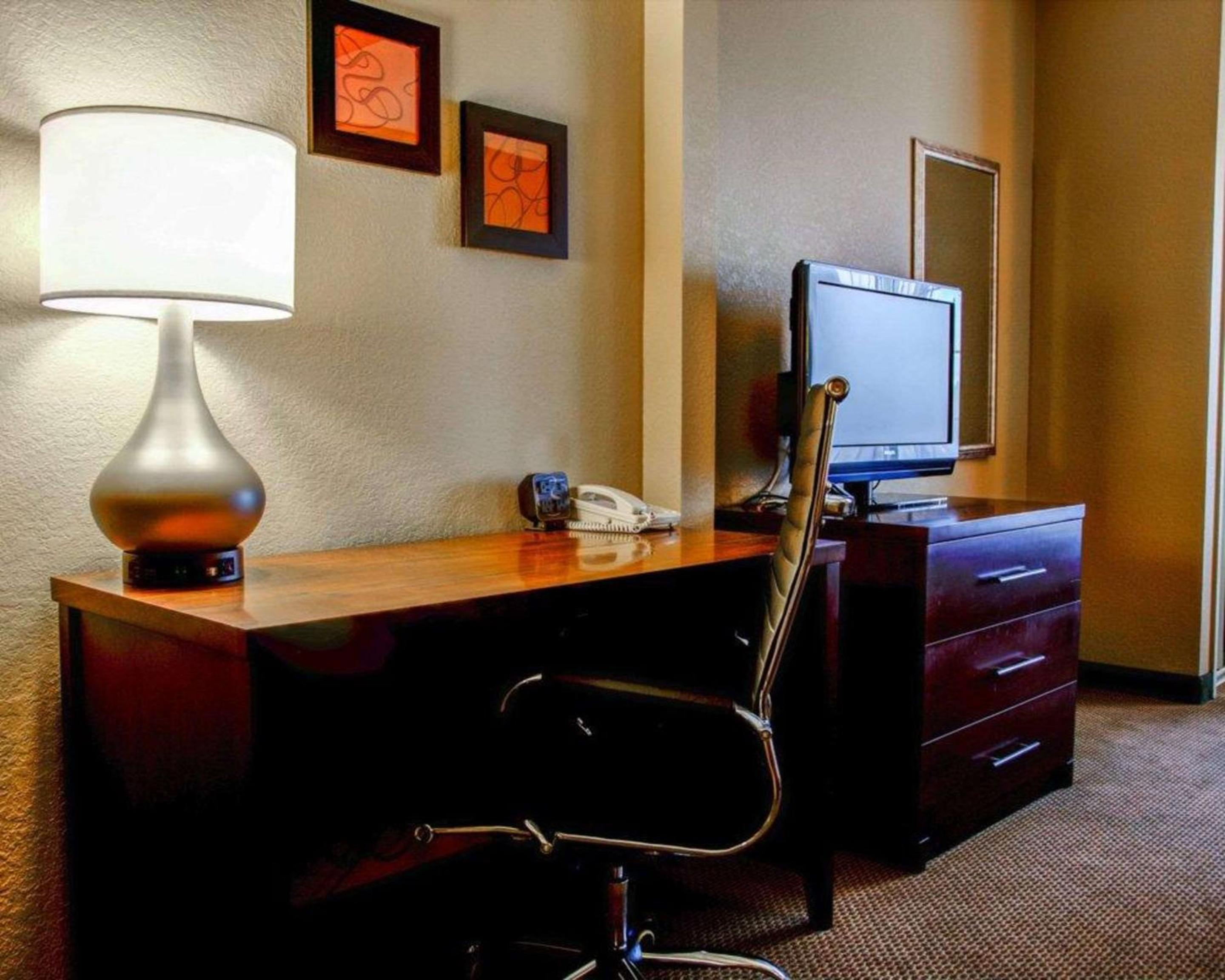 Gadsden Vacations - Comfort Suites Gadsden Attalla - Property Image 2