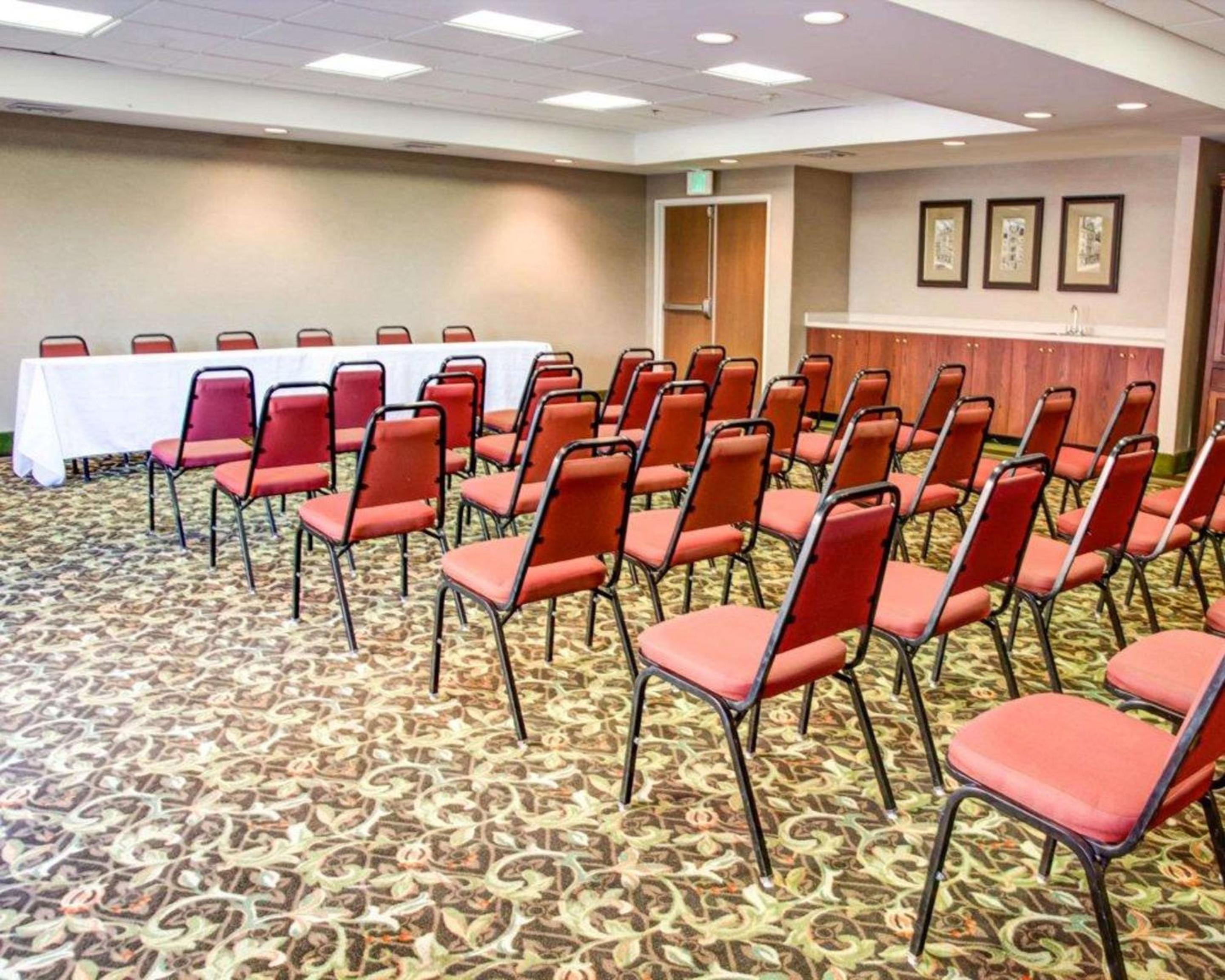 Gadsden Vacations - Comfort Suites Gadsden Attalla - Property Image 19