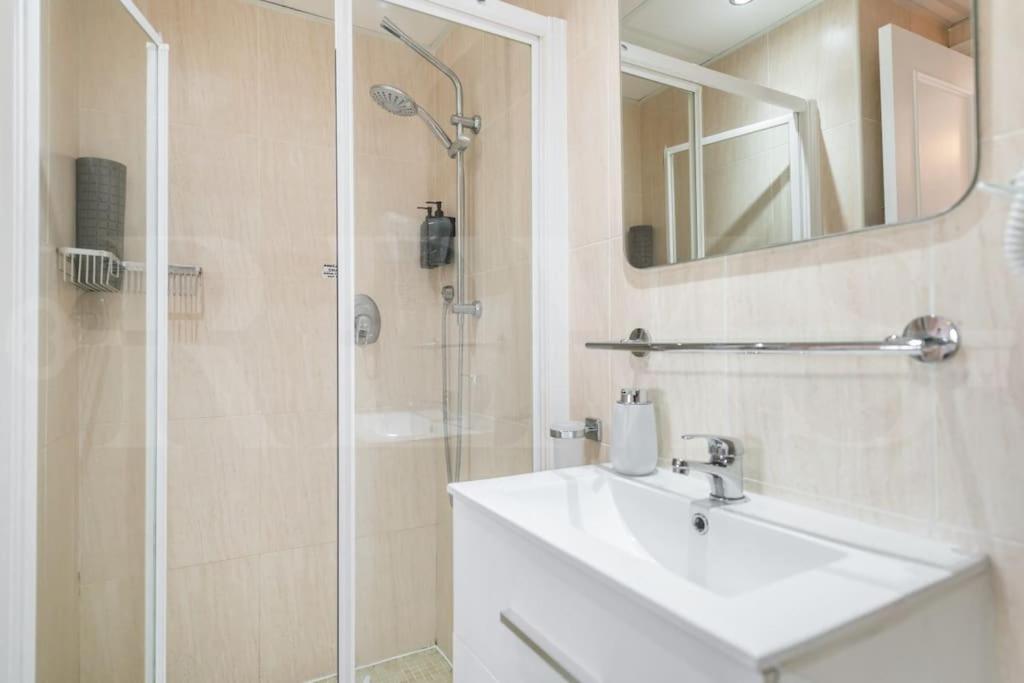 Sunny apartment with balcony & swimming pool by REMS view 5