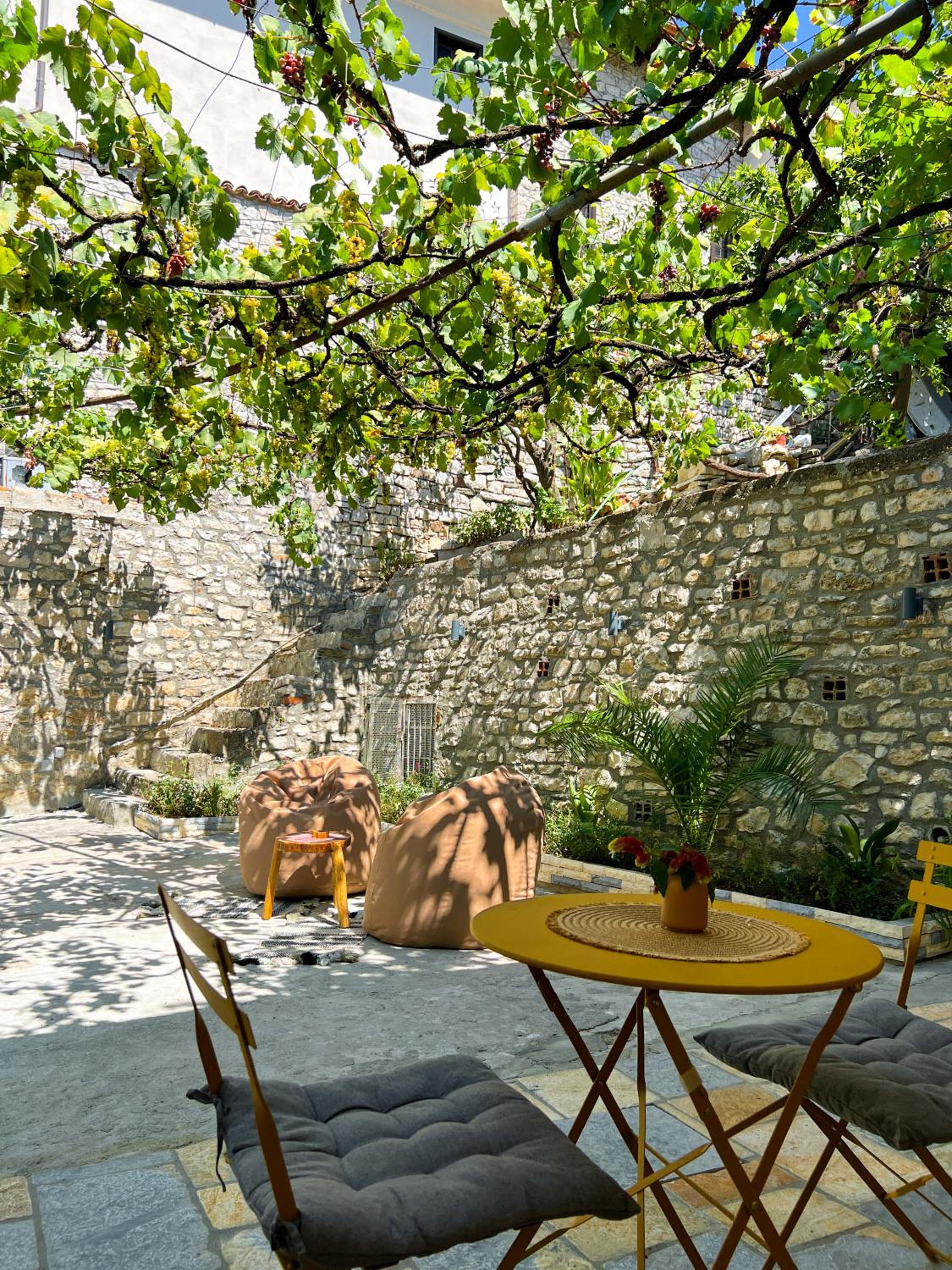 Nika's Guest House