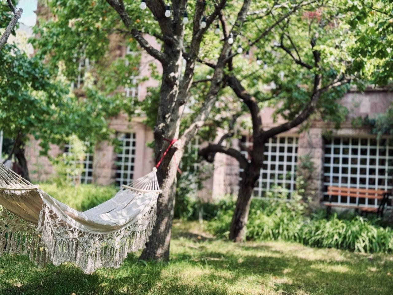 Artanish Guest House