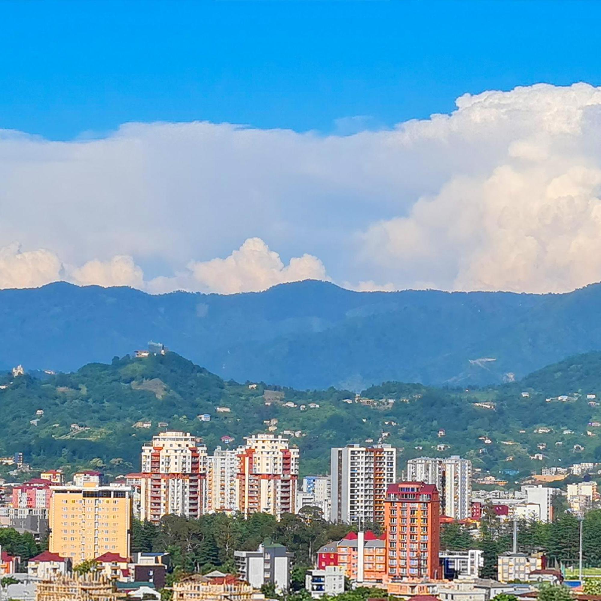 Bright and Airy Apartment Free Wi-Fi Open Space 3-Rooms 2-Balconies