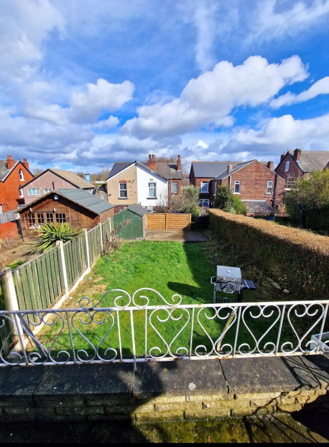 Stunning gem detached with drive view 3