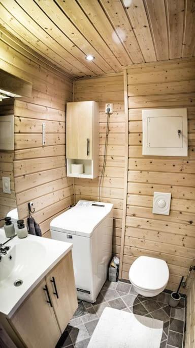 Ferienhaus in Vrådal mit Sauna, fußläufig zum Zentrum
