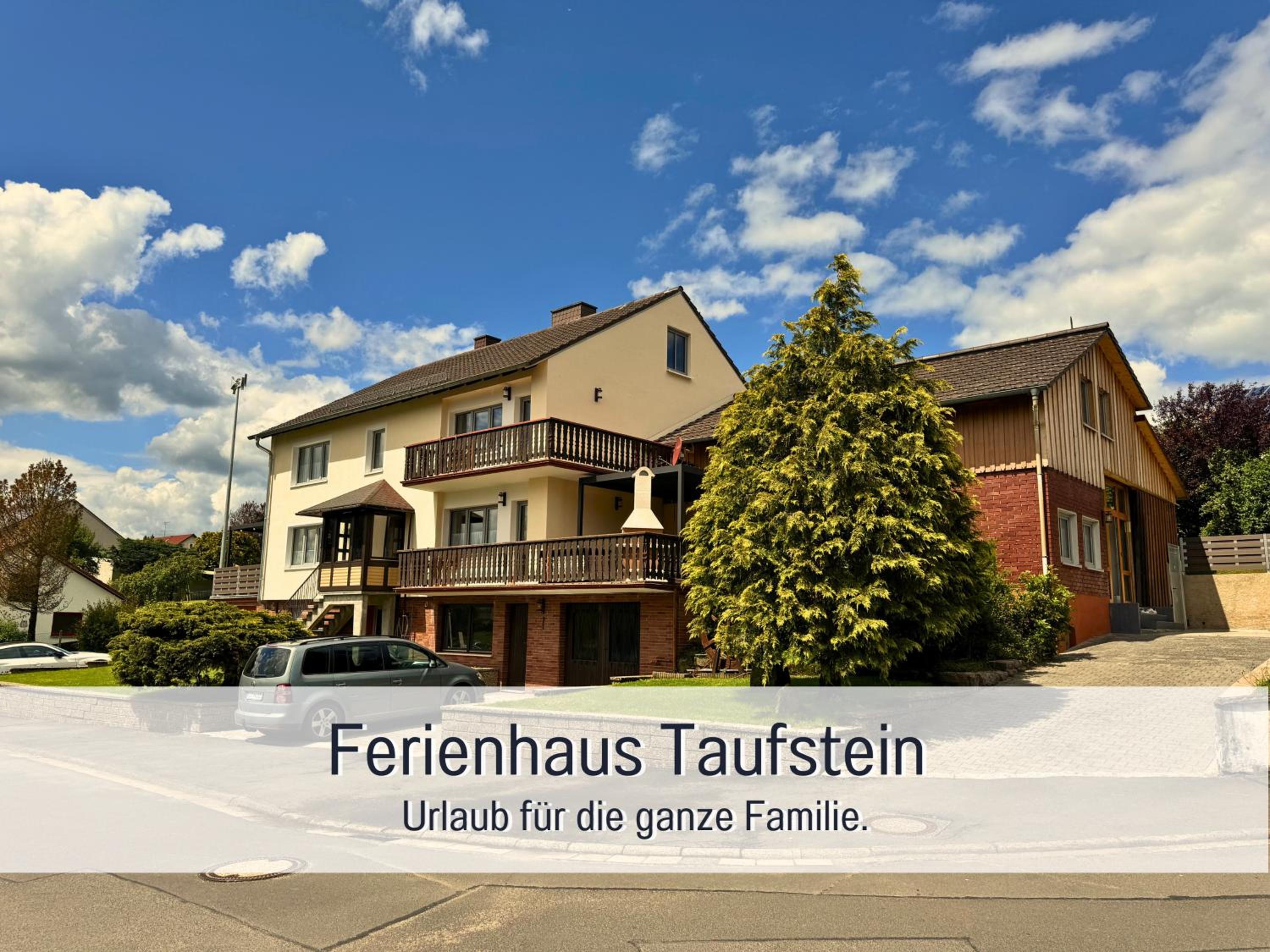 Großes Ferienhaus für 12 -17 Personen mit Whirlpool - Spielzimmer und Garten
