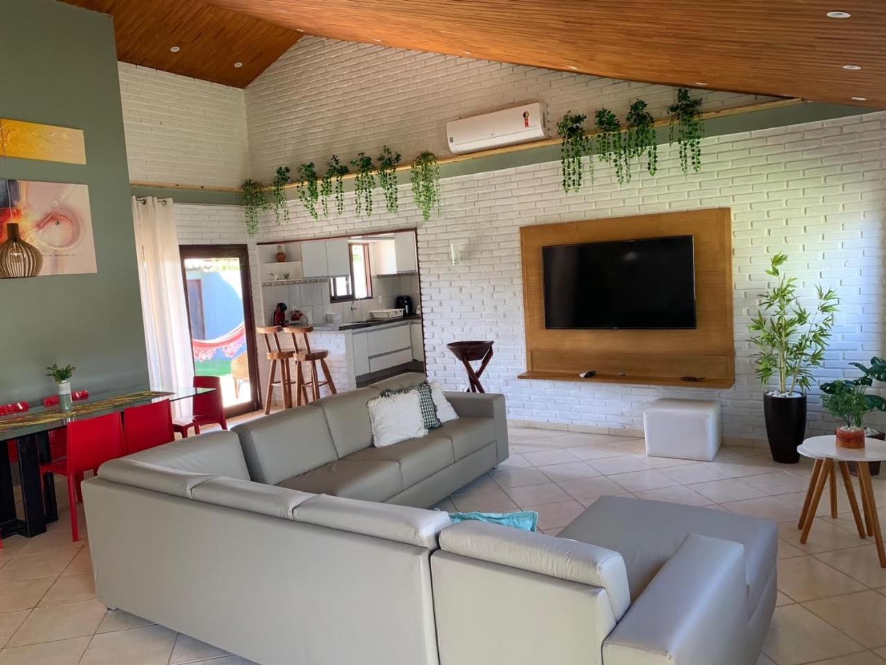 Villa Mela - Casa com piscina a poucos metros da Praia de Ipioca - Hibiscus