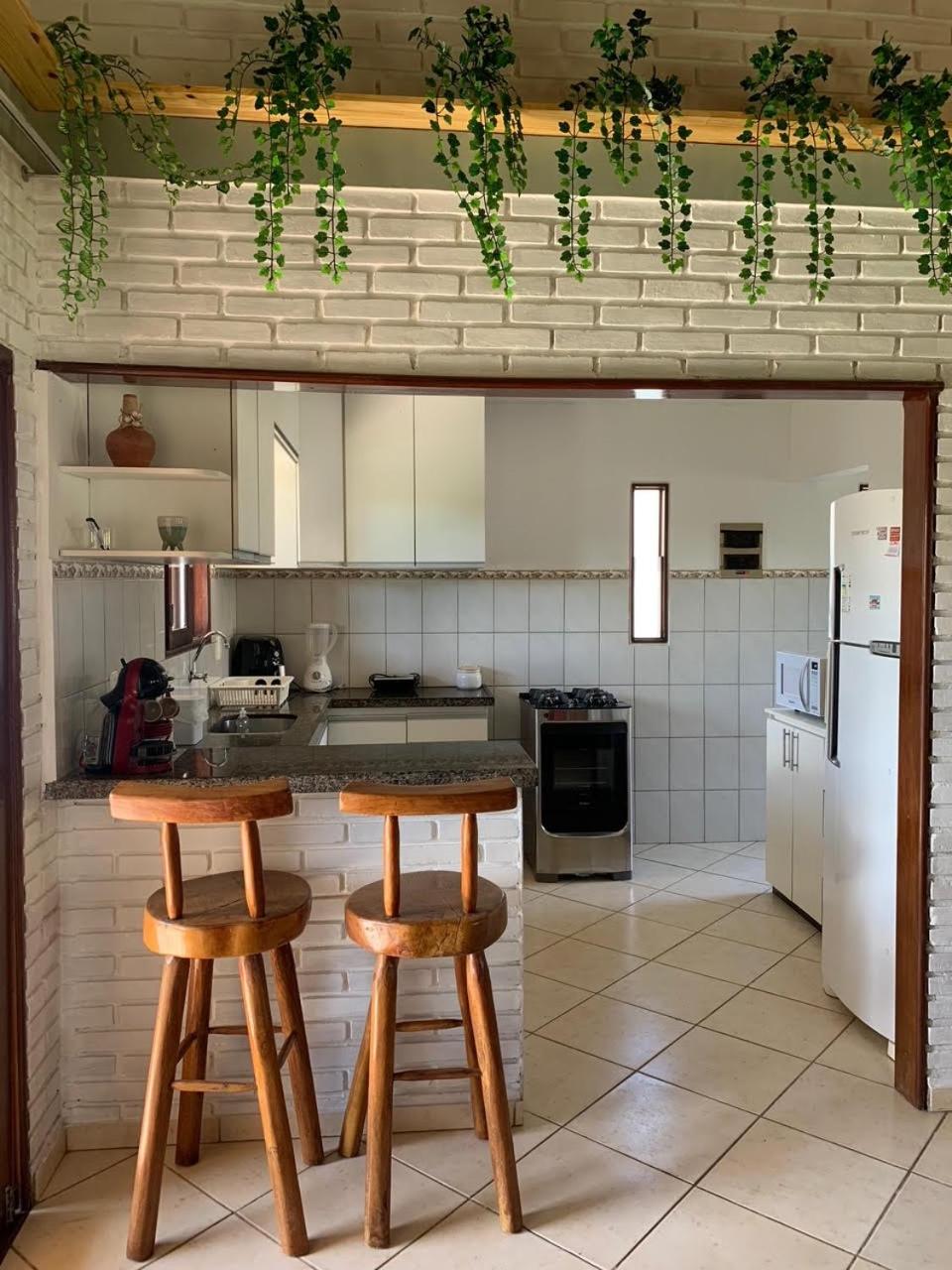 Villa Mela - Casa com piscina a poucos metros da Praia de Ipioca - Hibiscus