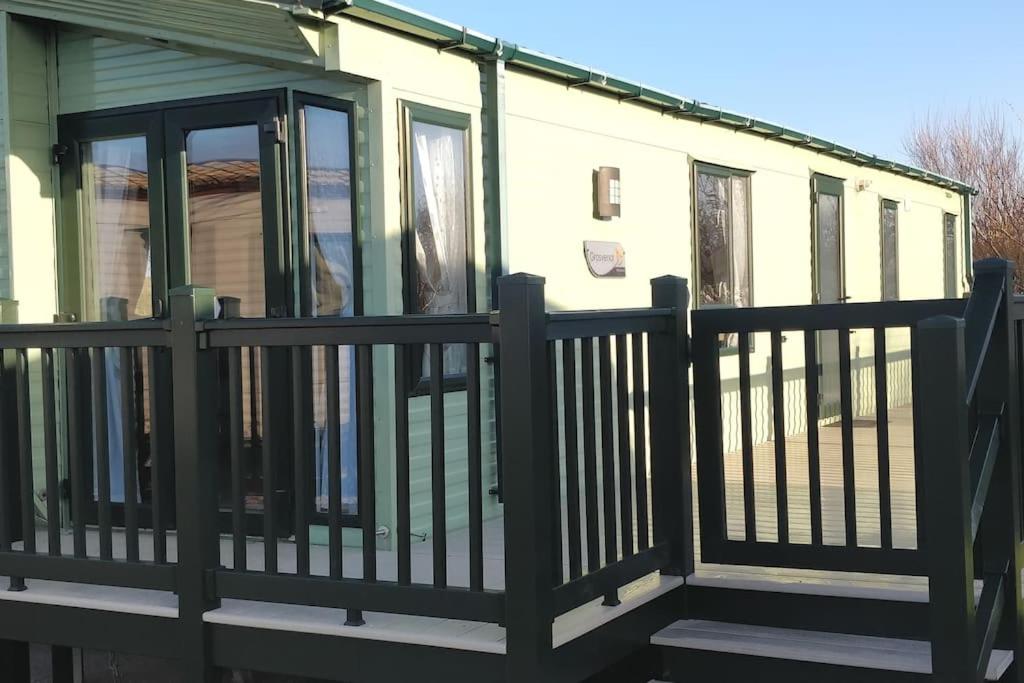 Lagooncombe modern and cosy holiday home view 2