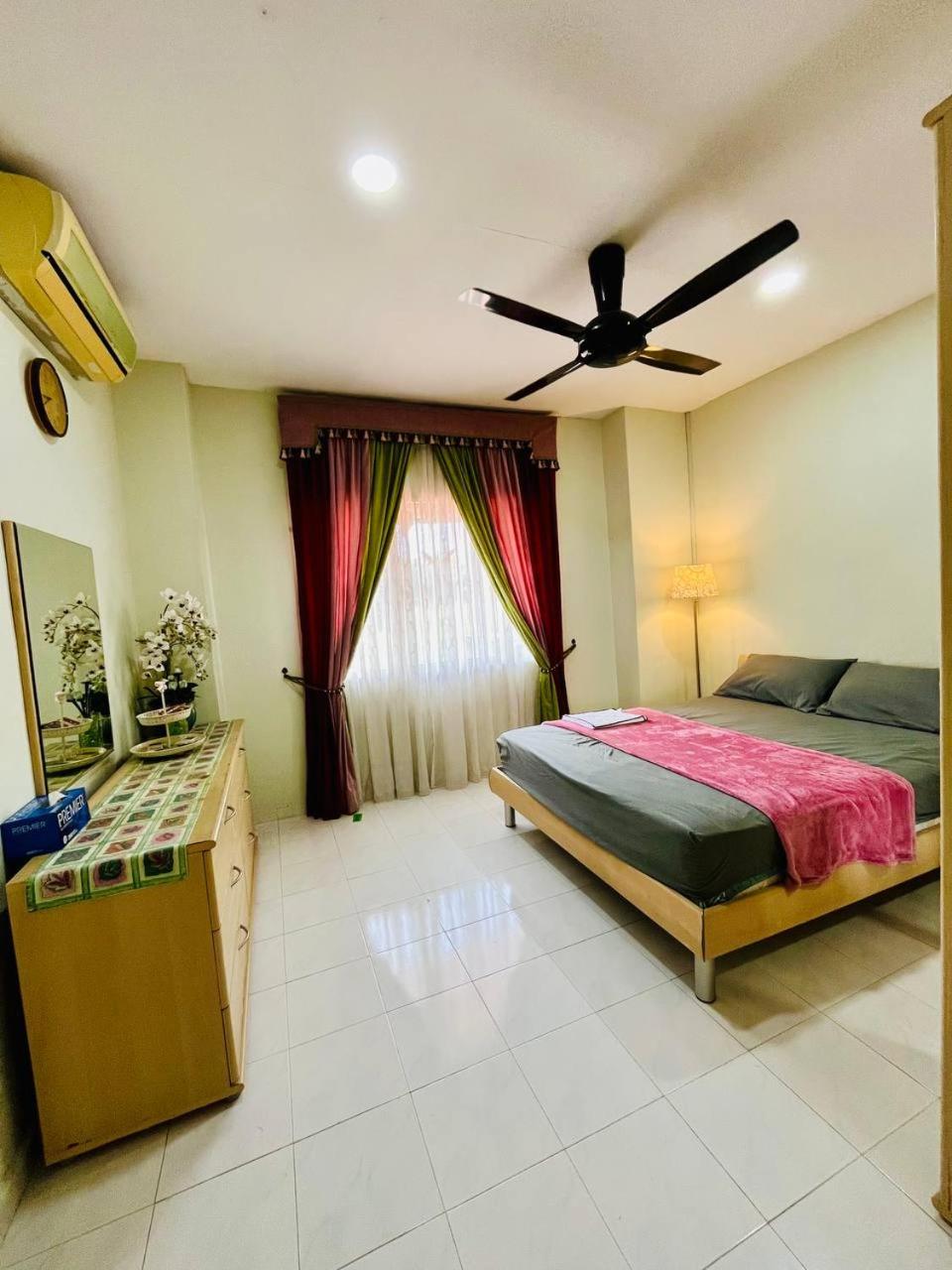 Jizek Homestay Bajet