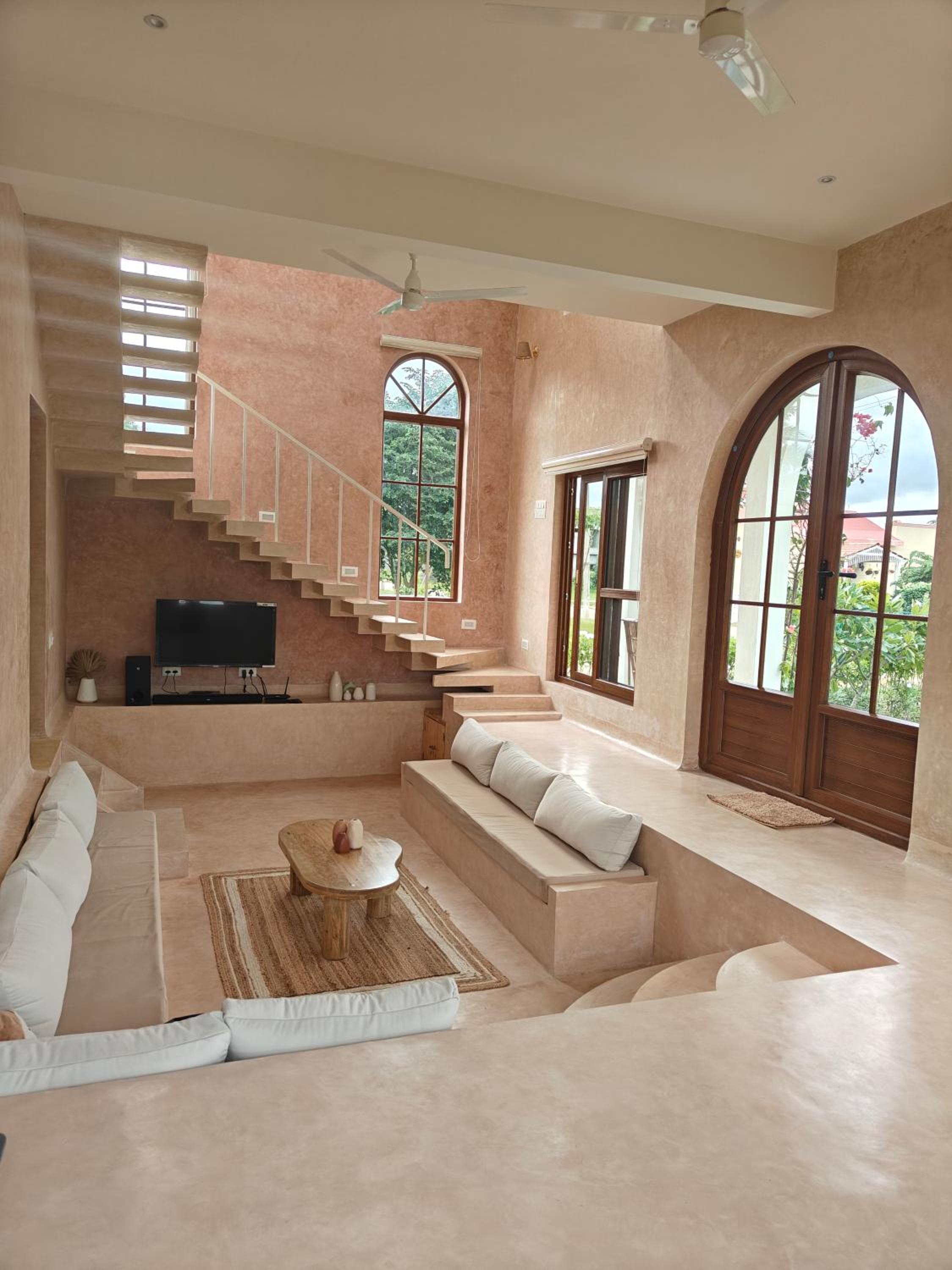 Tuscan Breeze, Nandi Hills