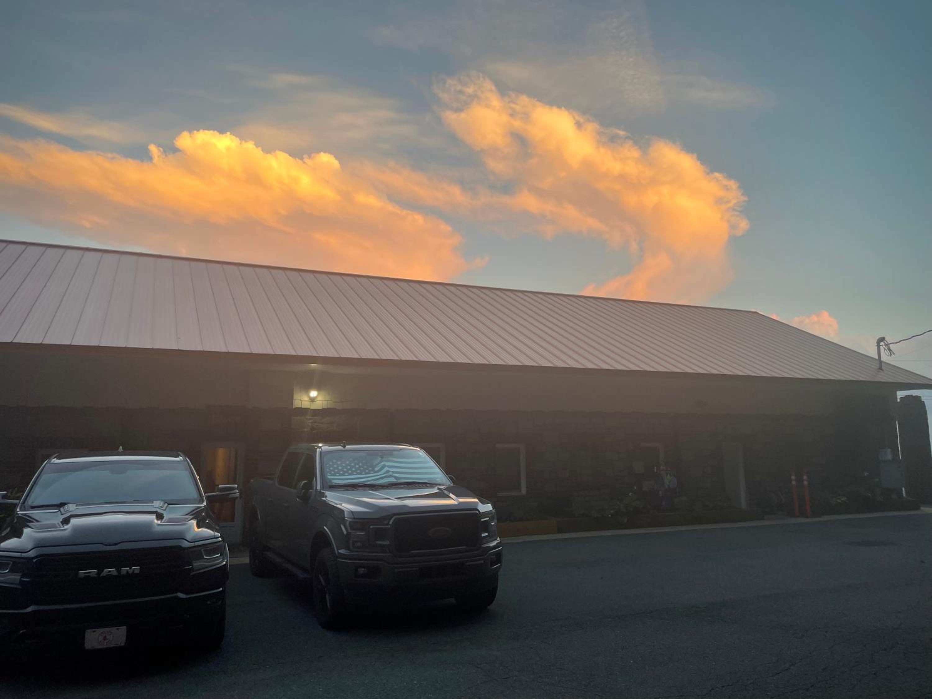 Skyline Village Inn