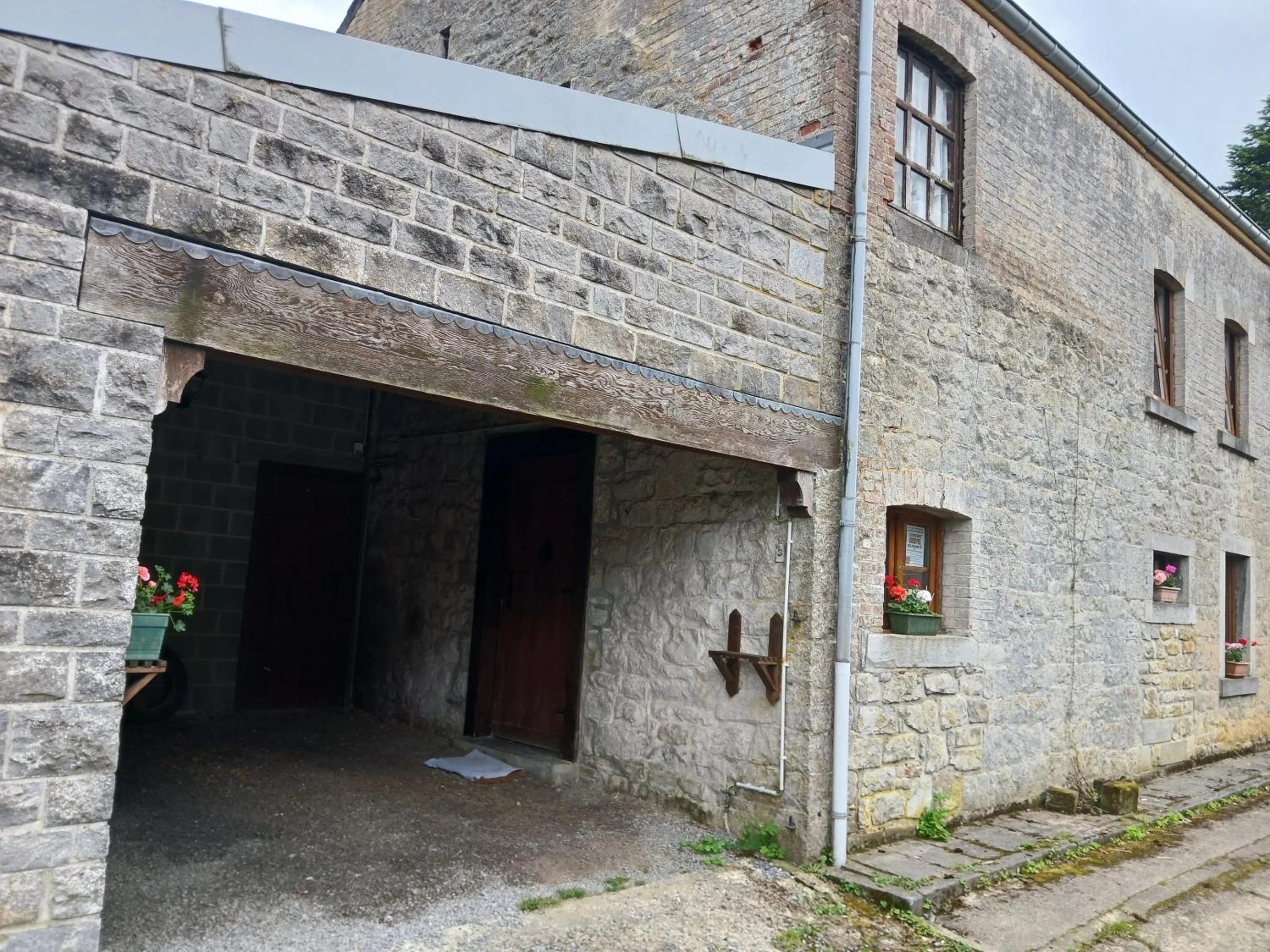 Charming House in Scy, Hamois with Enclosed Garden