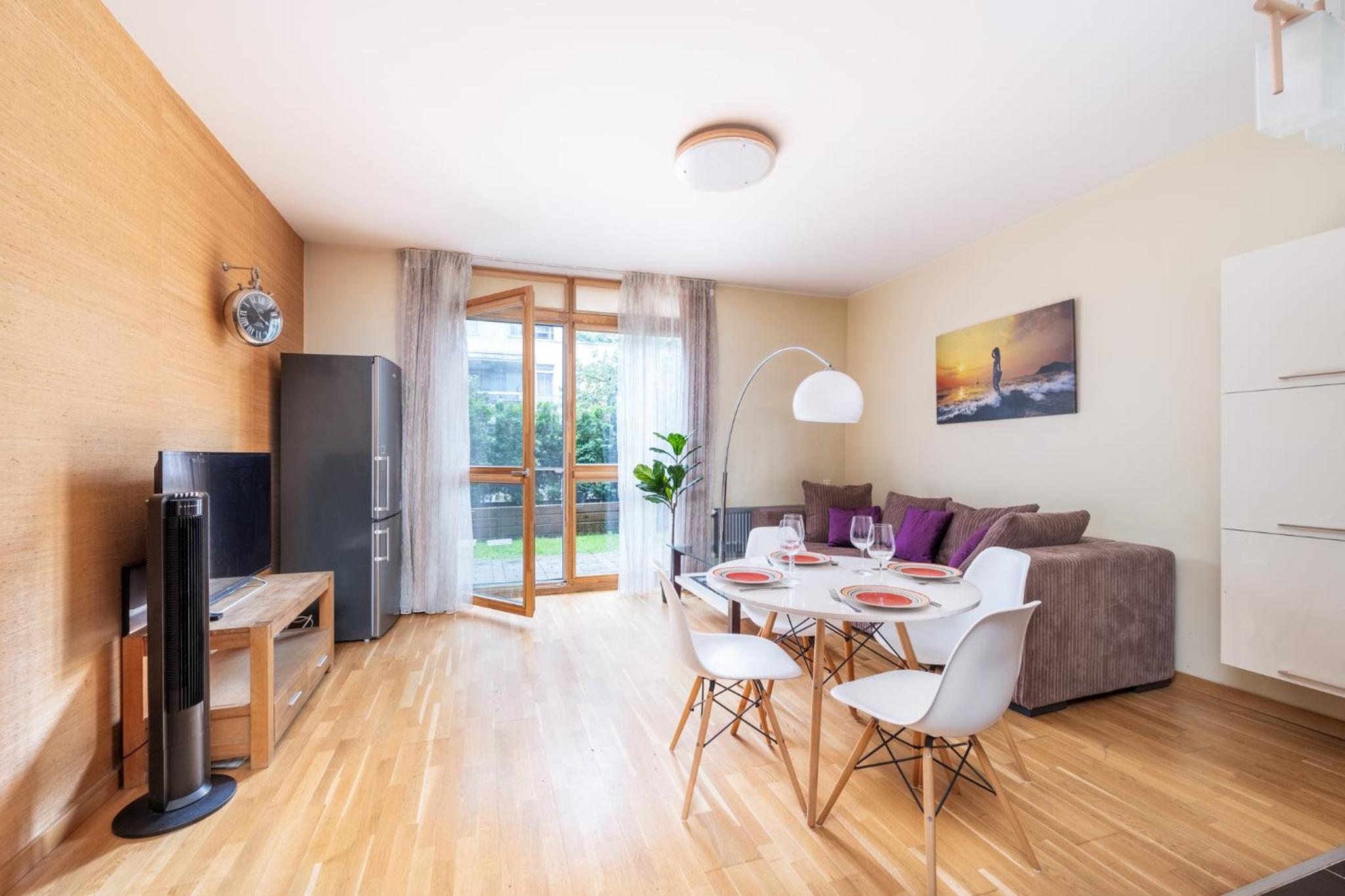 Spacious apartment in a park zone with the private terrace