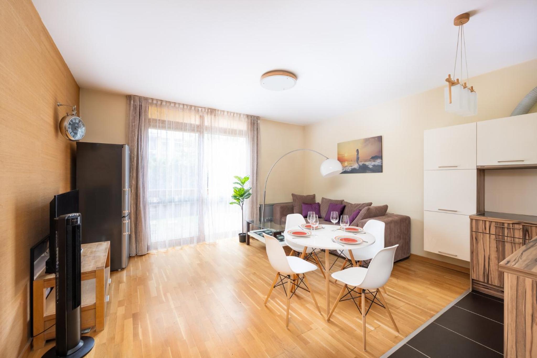 Spacious apartment in a park zone with the private terrace