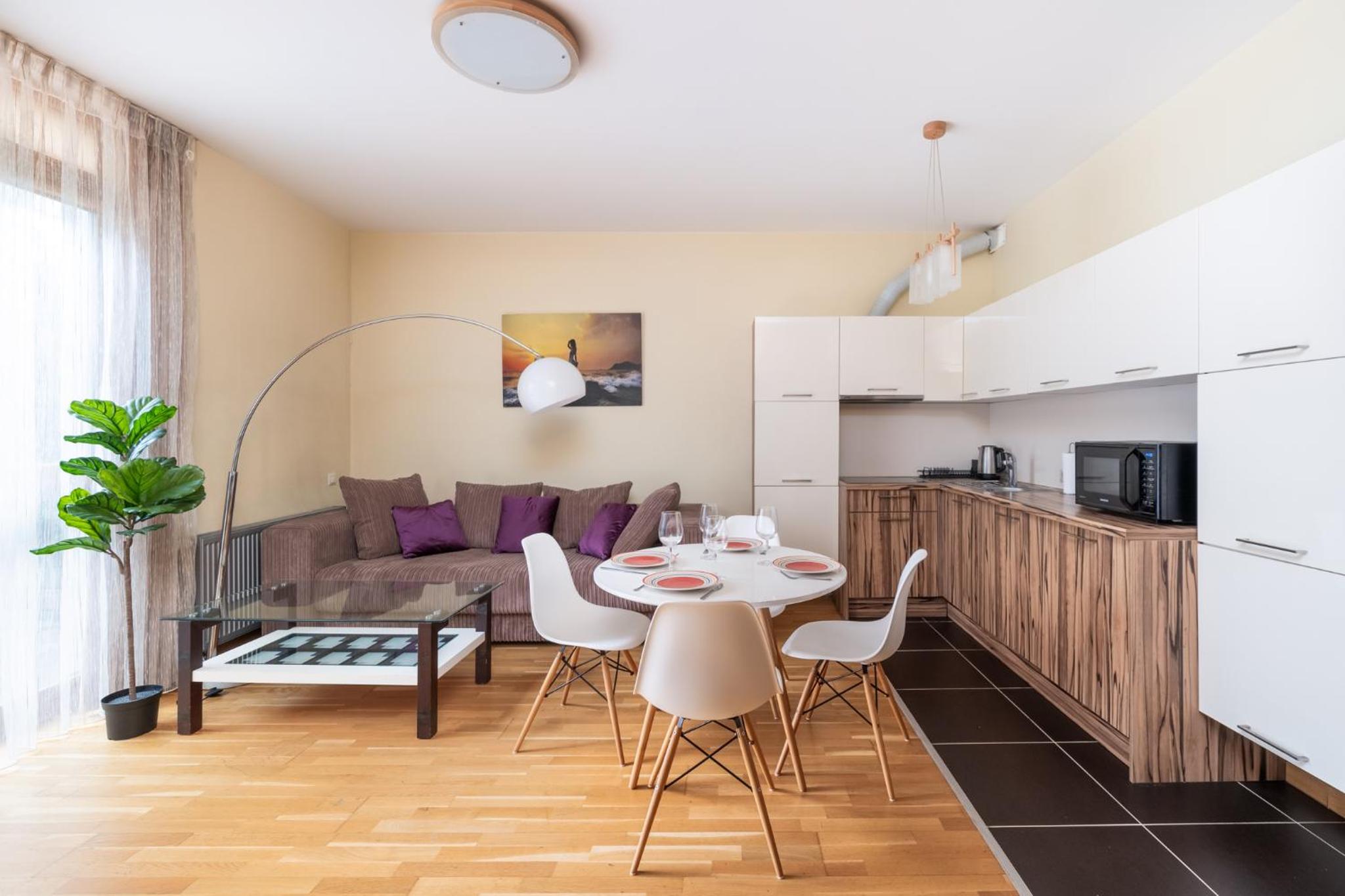 Spacious apartment in a park zone with the private terrace