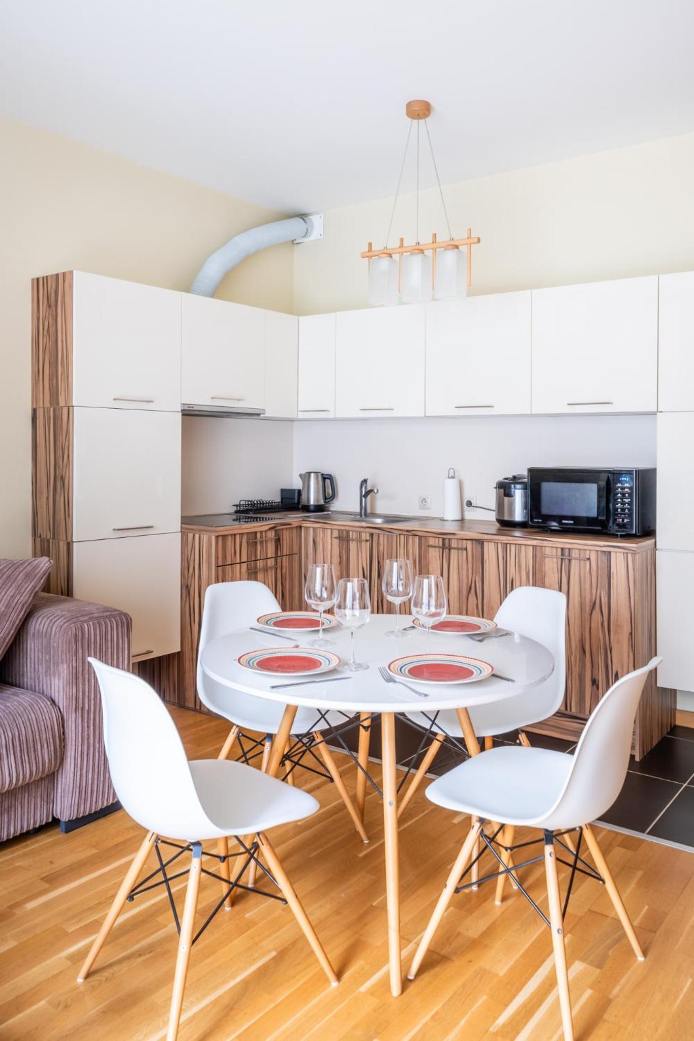 Spacious apartment in a park zone with the private terrace