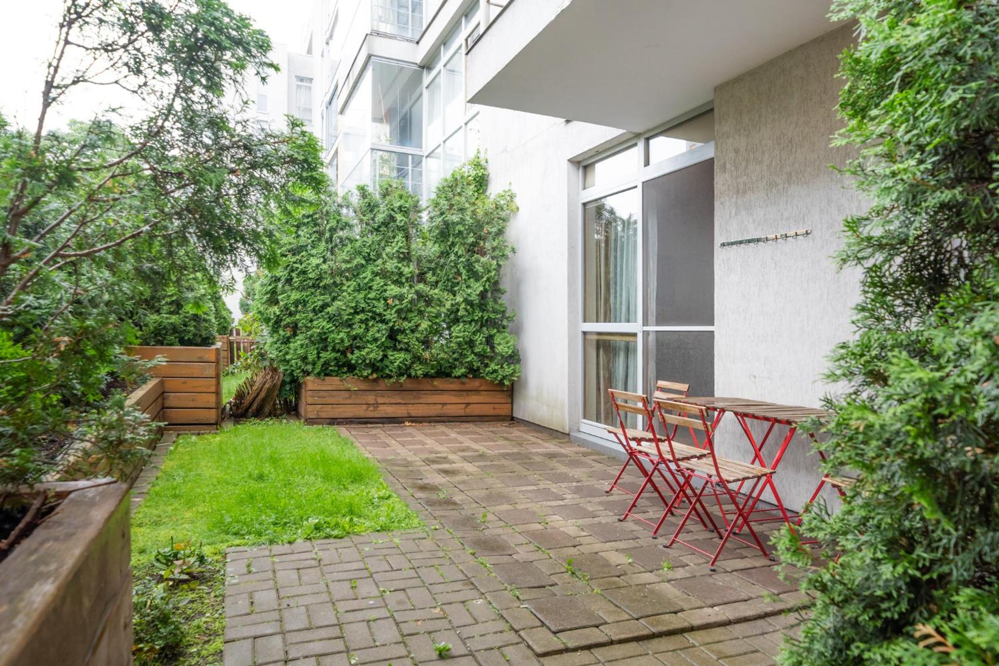 Spacious apartment in a park zone with the private terrace