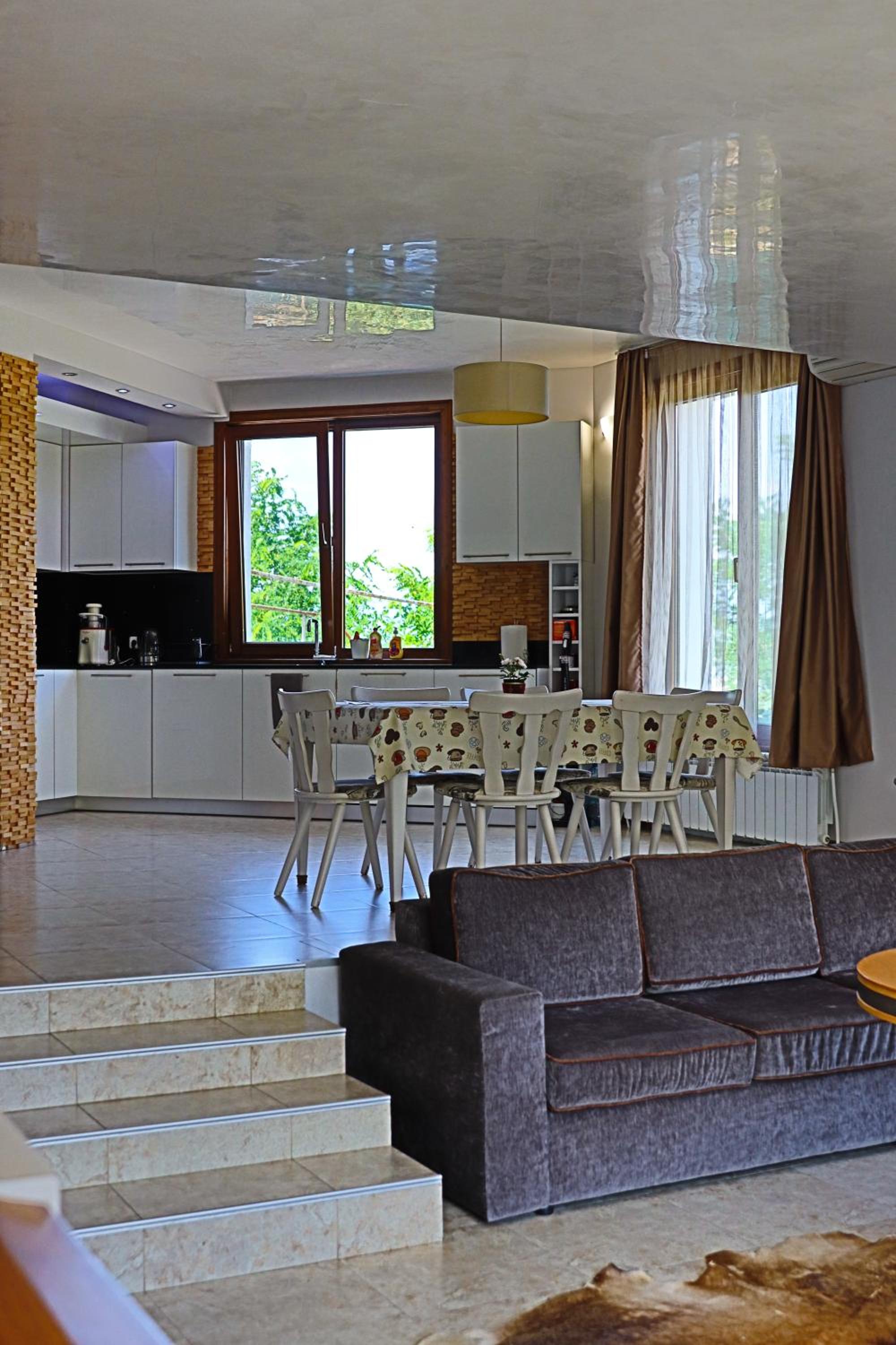 Holiday House Kubrat