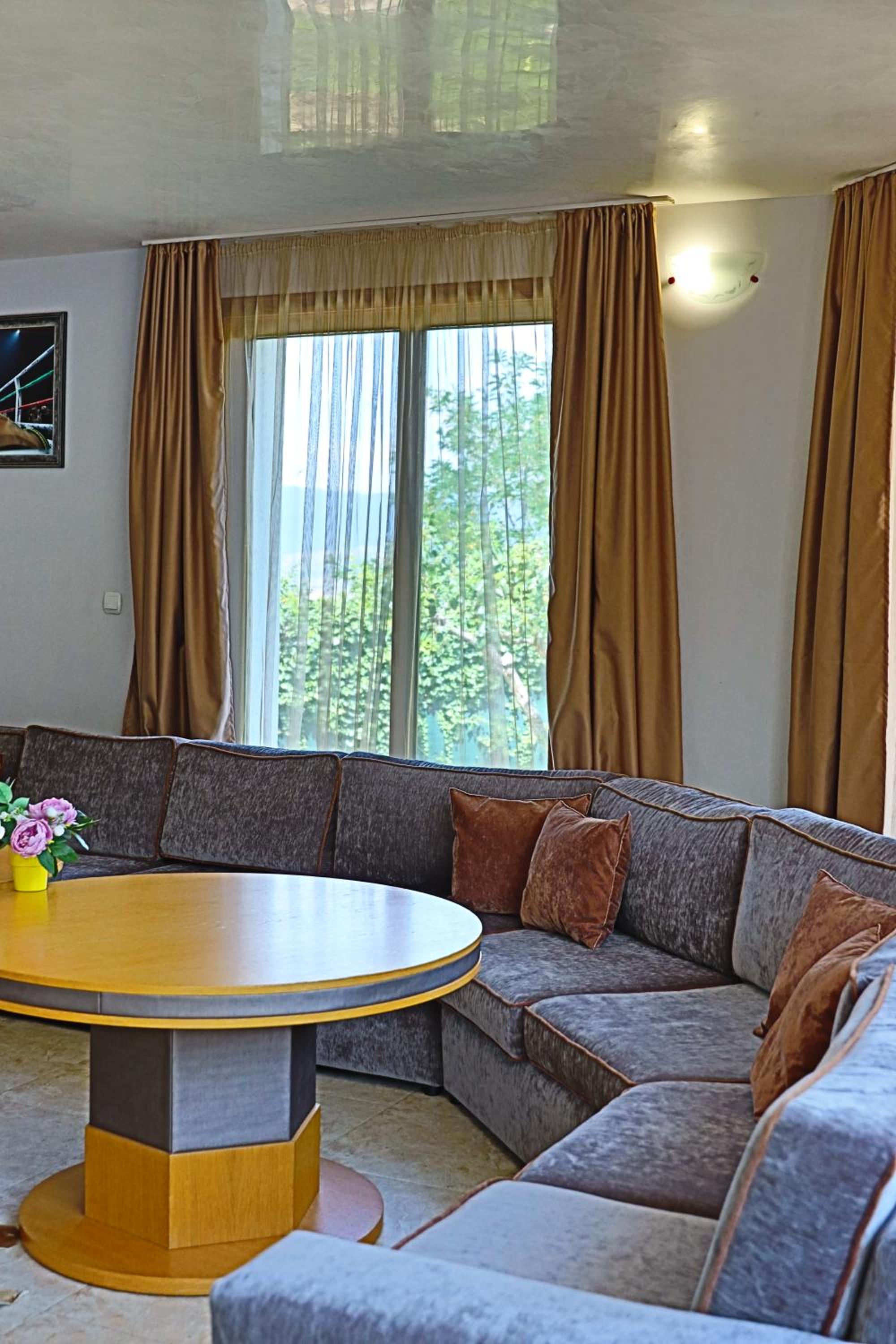 Holiday House Kubrat