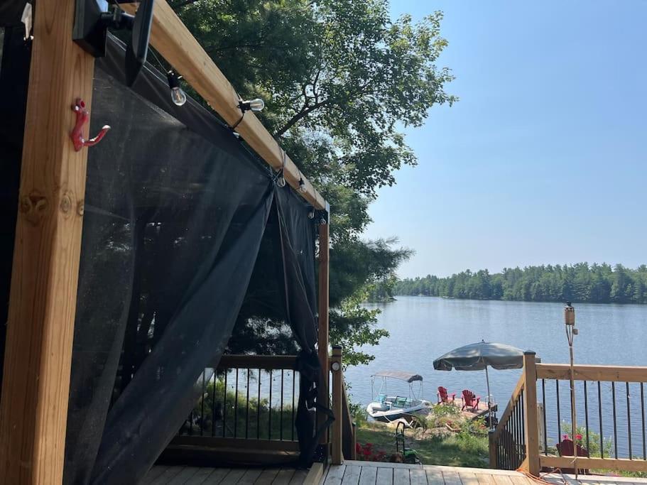 Davi's Lake House