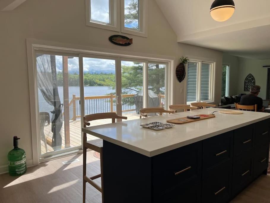 Davi's Lake House