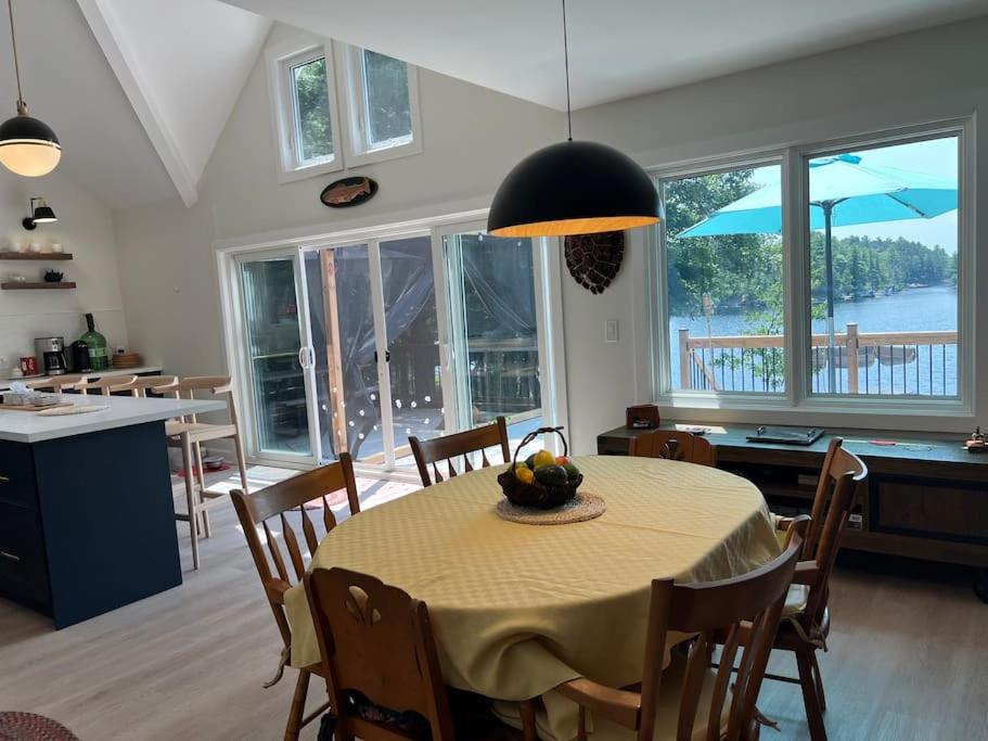 Davi's Lake House