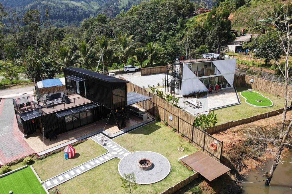 The Black & White Box Villa - Genting Highland Foot Area photo 2