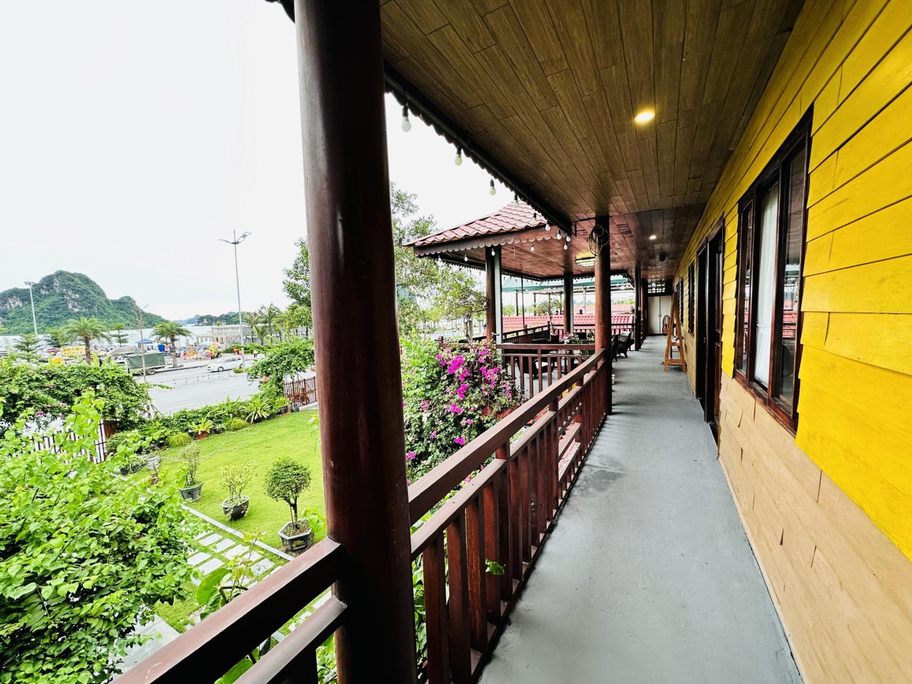 Kim An Homestay, Pizza - Cafe view 2