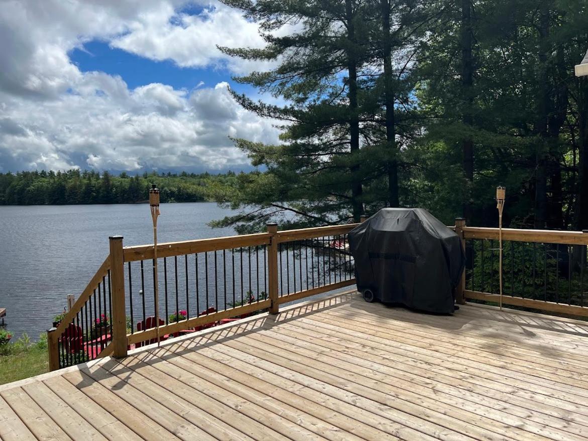 Davi's Lake House