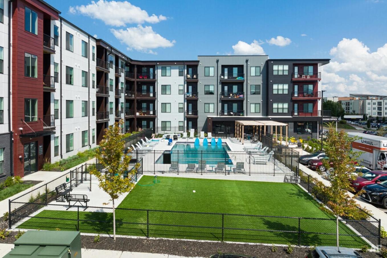 Bold 2127 I Stunning One Bedroom Suite view 4