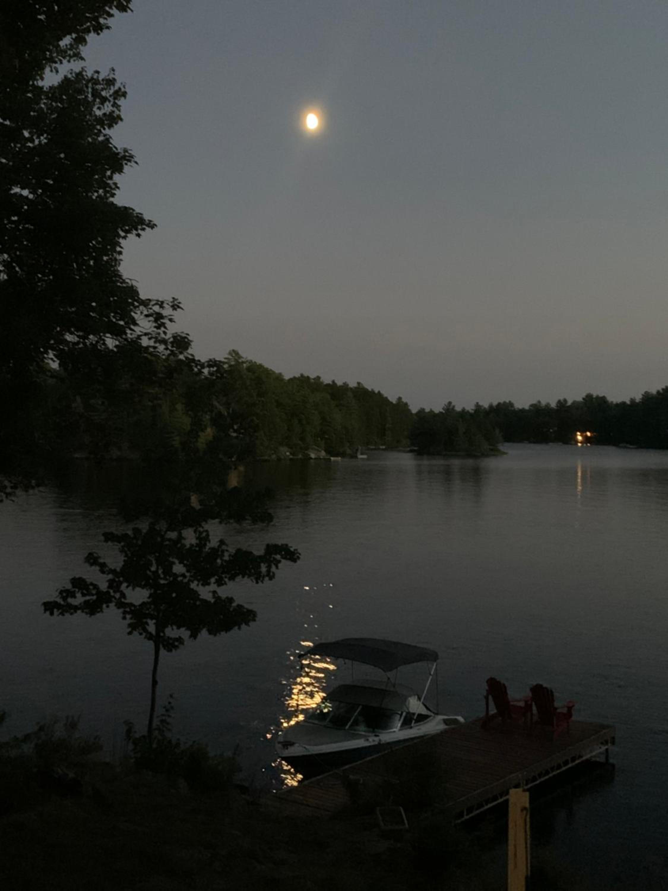 Davi's Lake House