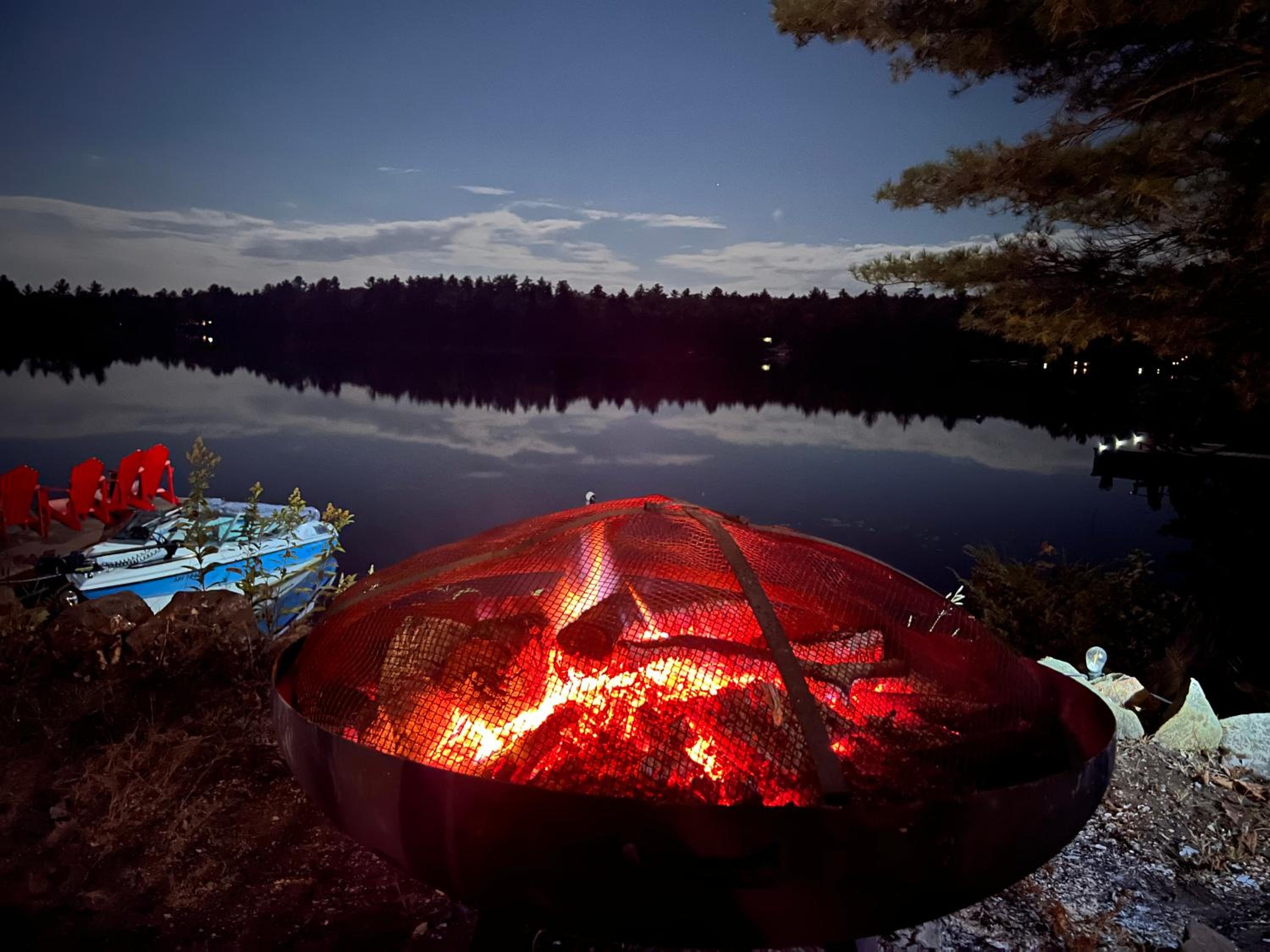 Davi's Lake House