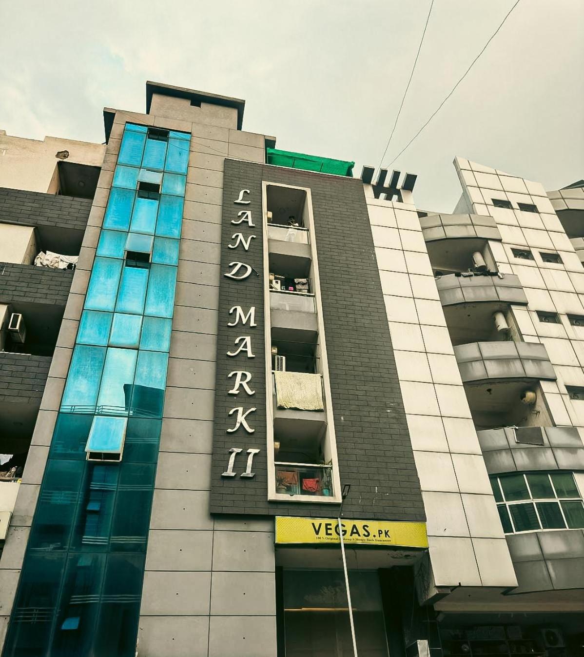 HUNTERs DEN MODERN 1BHK NETFLIX- FREE WIFI HEATED - ISB LUX view 2
