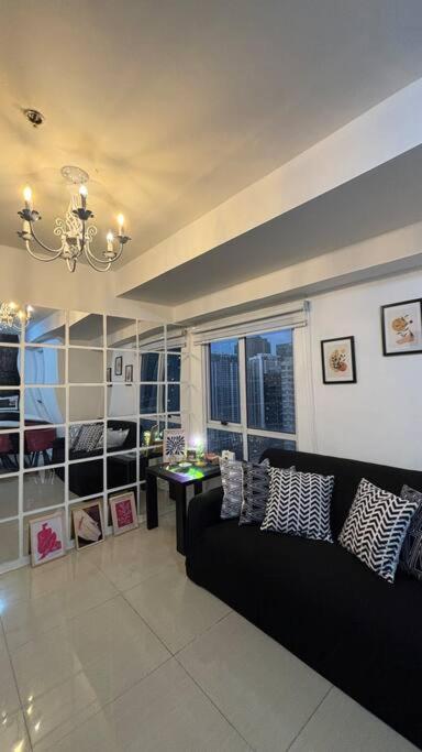 3 BR BGC Loft Luxe with Skyline View Central Loc view 3