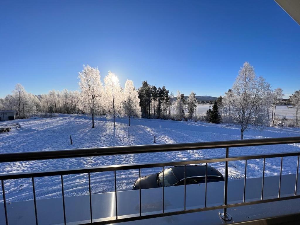 Mökki Levillä palveluiden lähellä