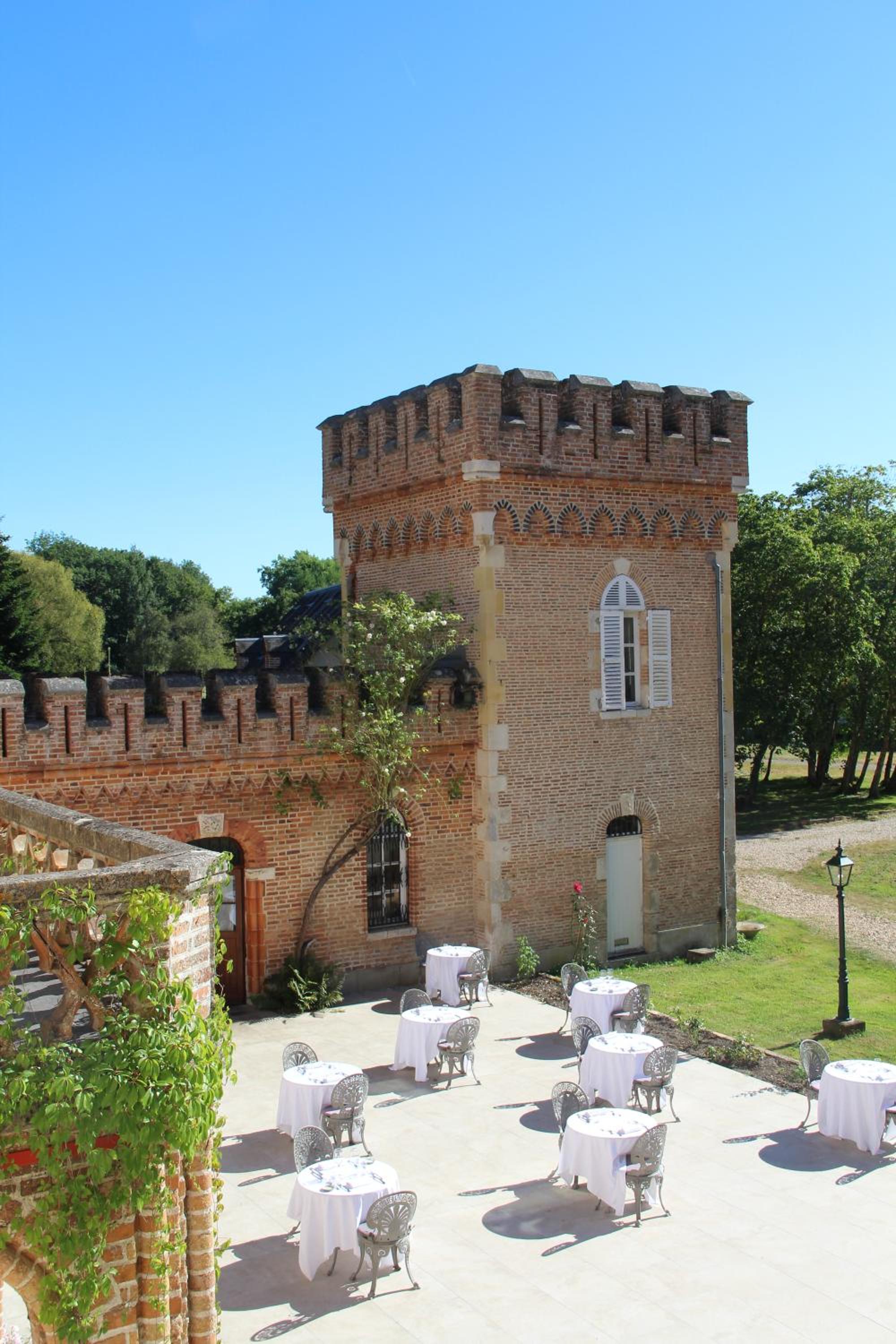 Hostellerie du CHâteau les muids — 2