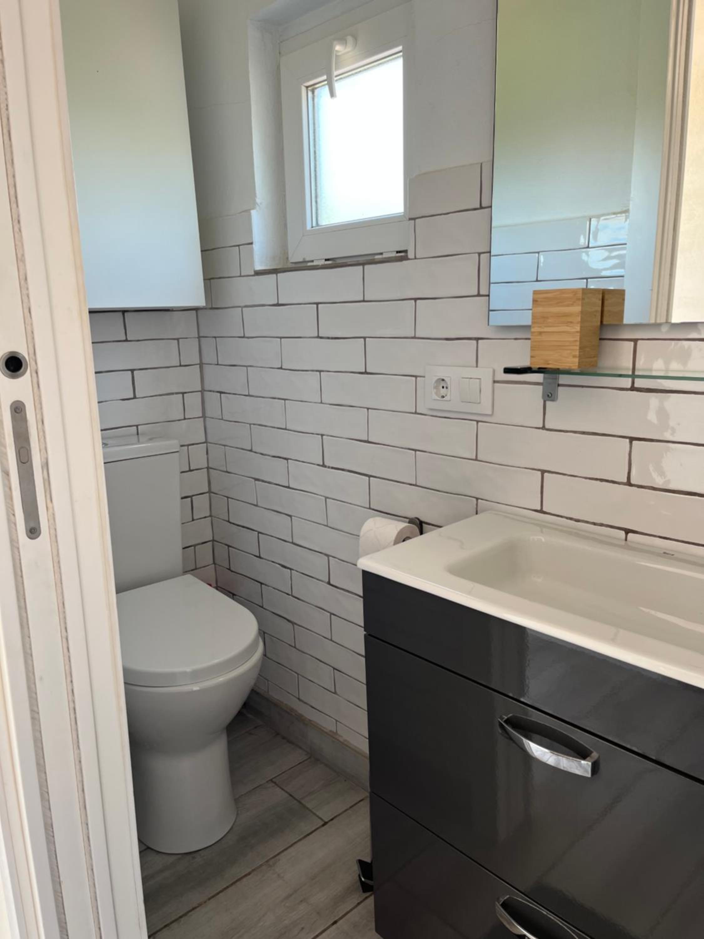 Arriba stijlvol appartement met zwembad en tuin