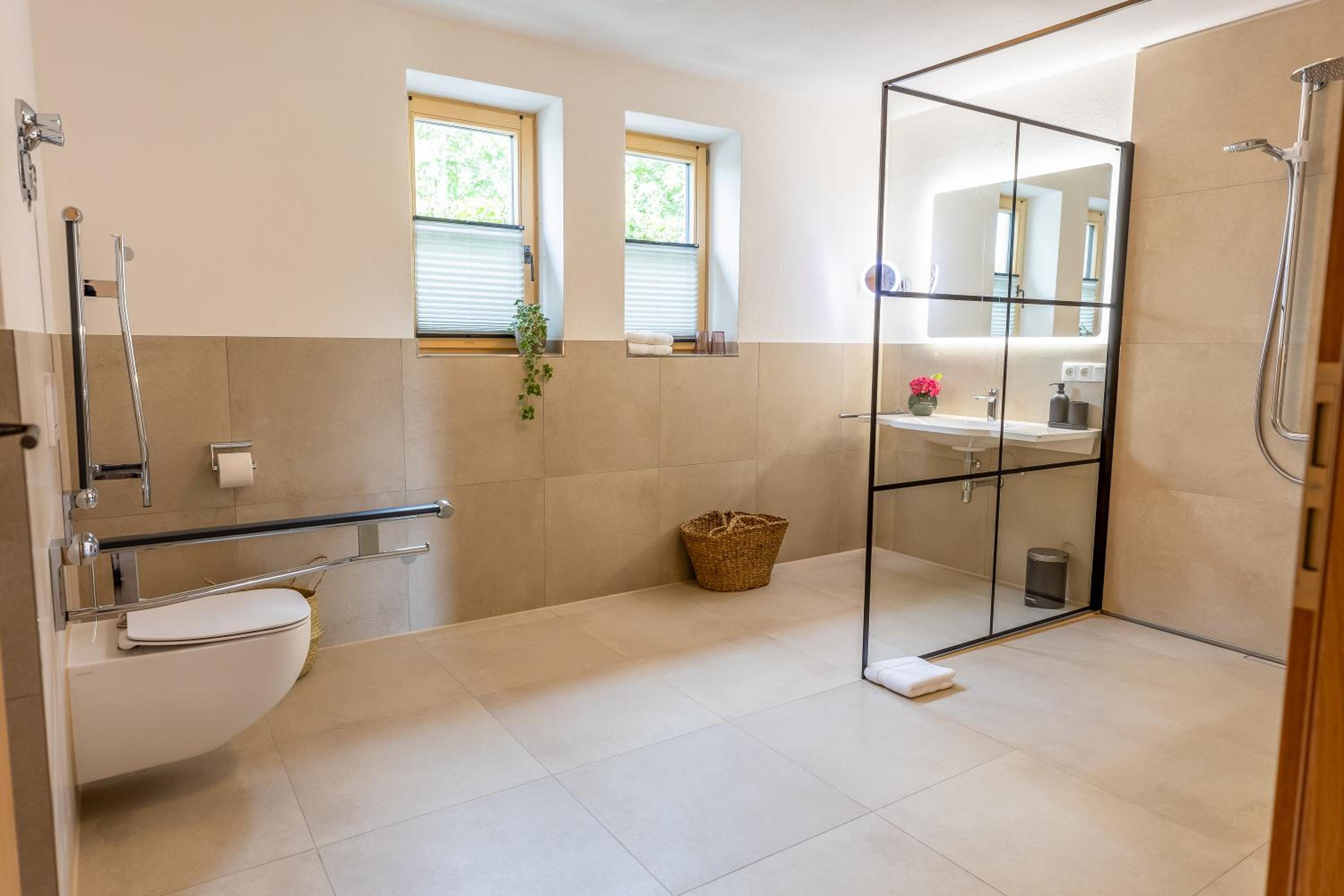 Graf Chiemo Suites - direkt am Chiemsee mit separatem Seezugang