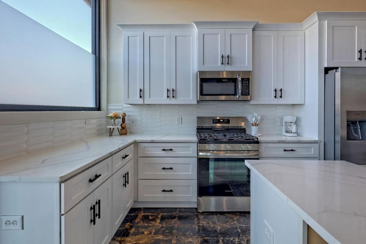 Downtown Clayton Charm Unit 4 view 3