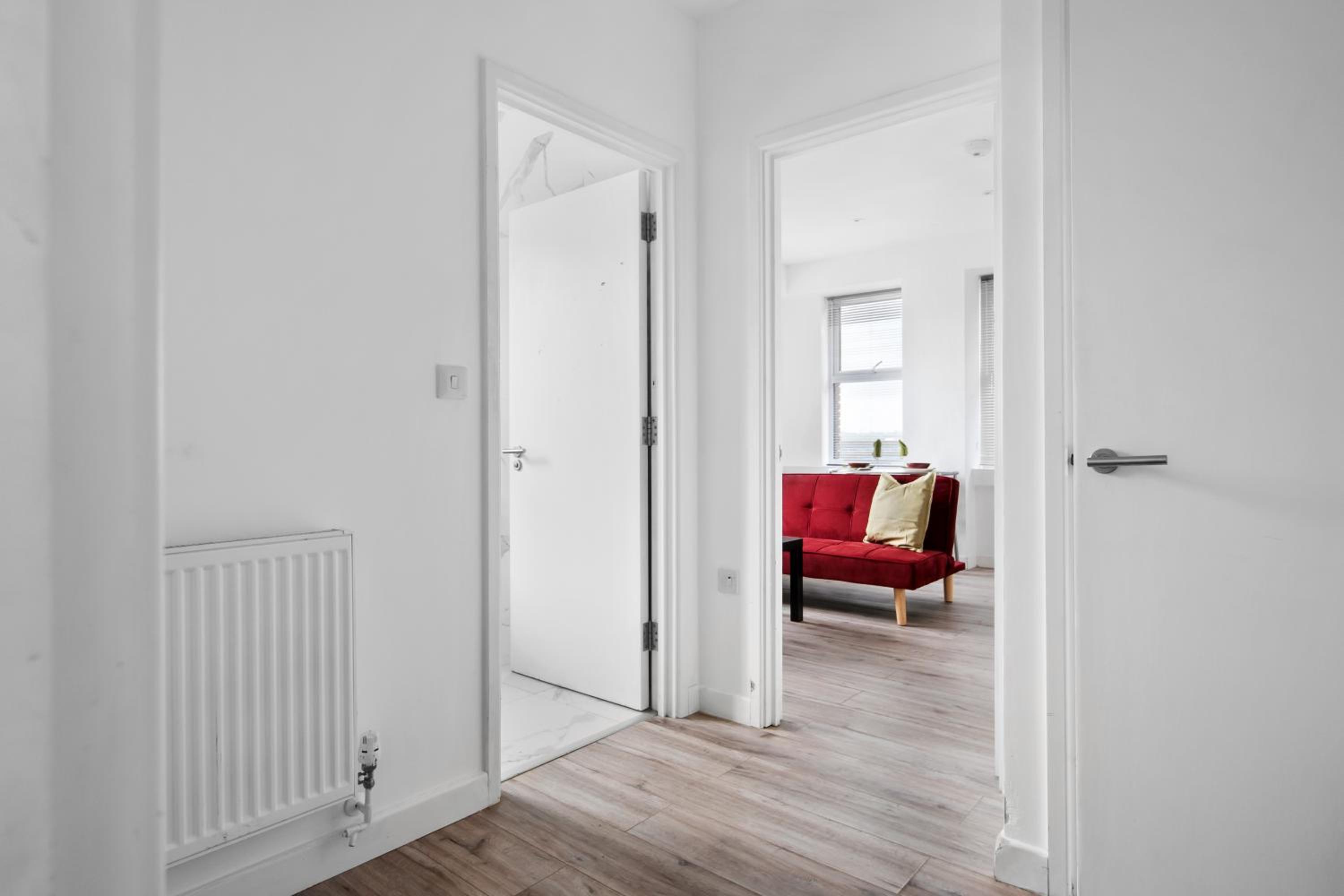 Livestay-Modern Apartments Building in Aylesbury