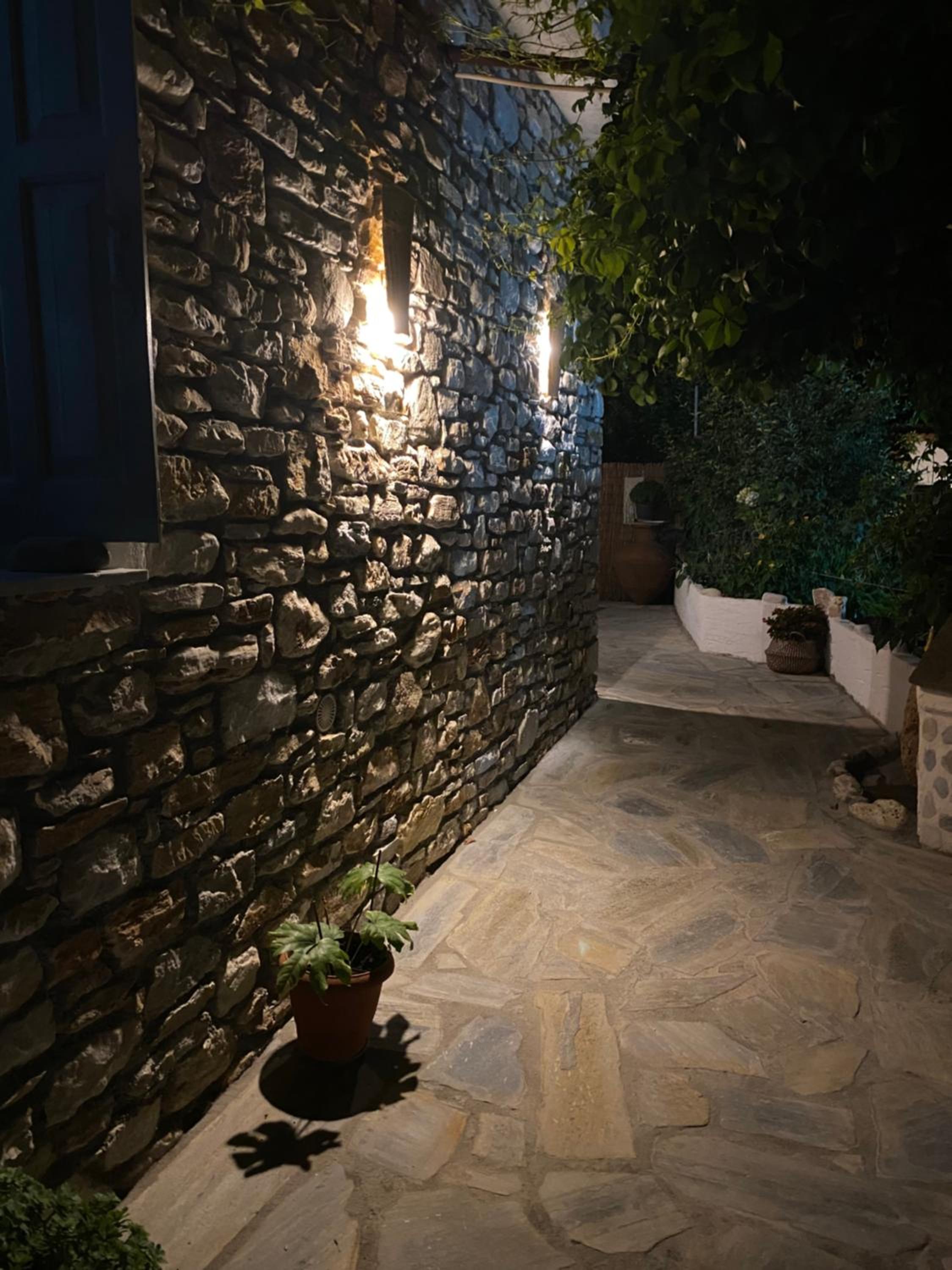 Oneiropetra Luxury House