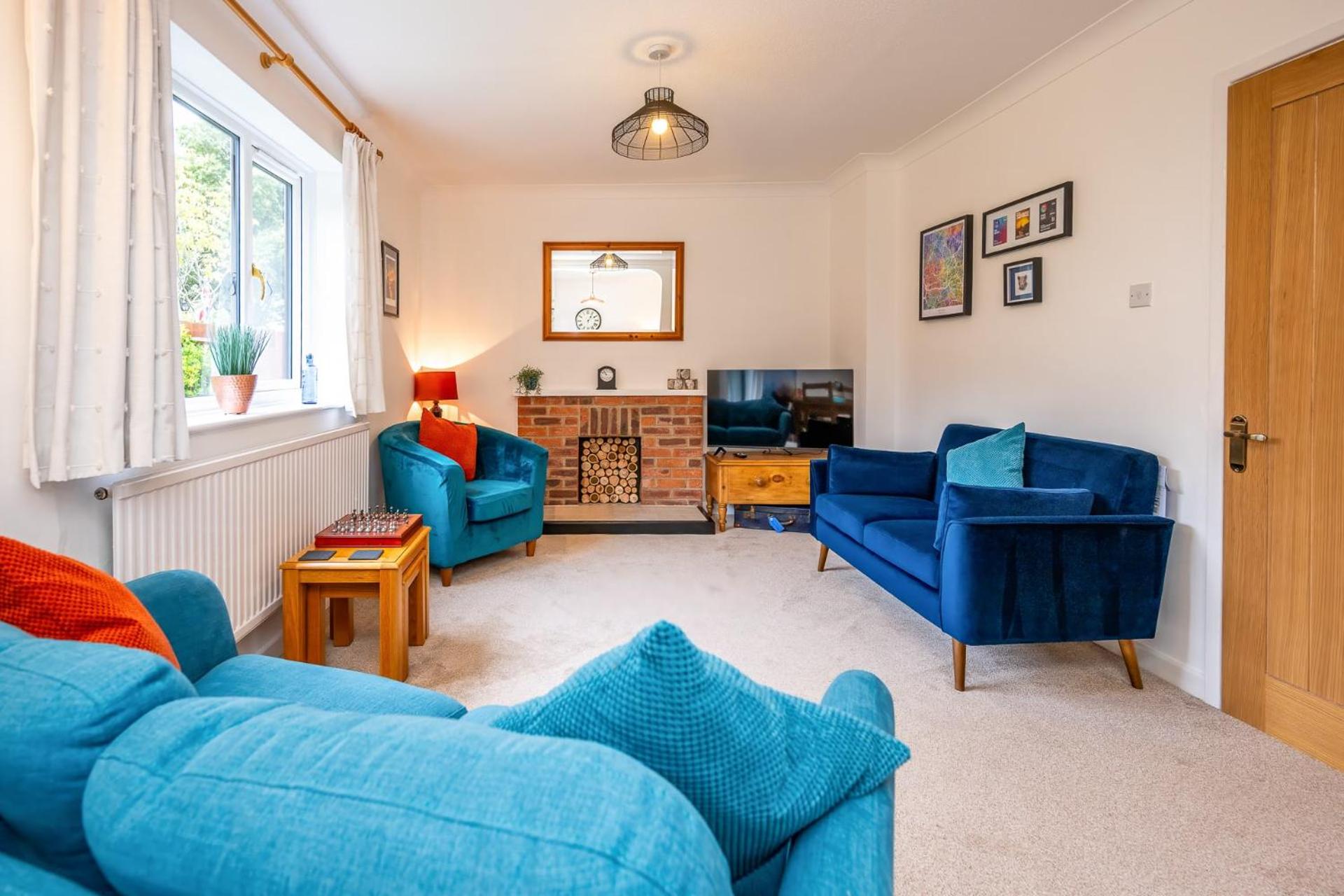 Splendid House Great Location to WAVE Surf & South West Water Park - Super Garden By STAE-Homes view 2